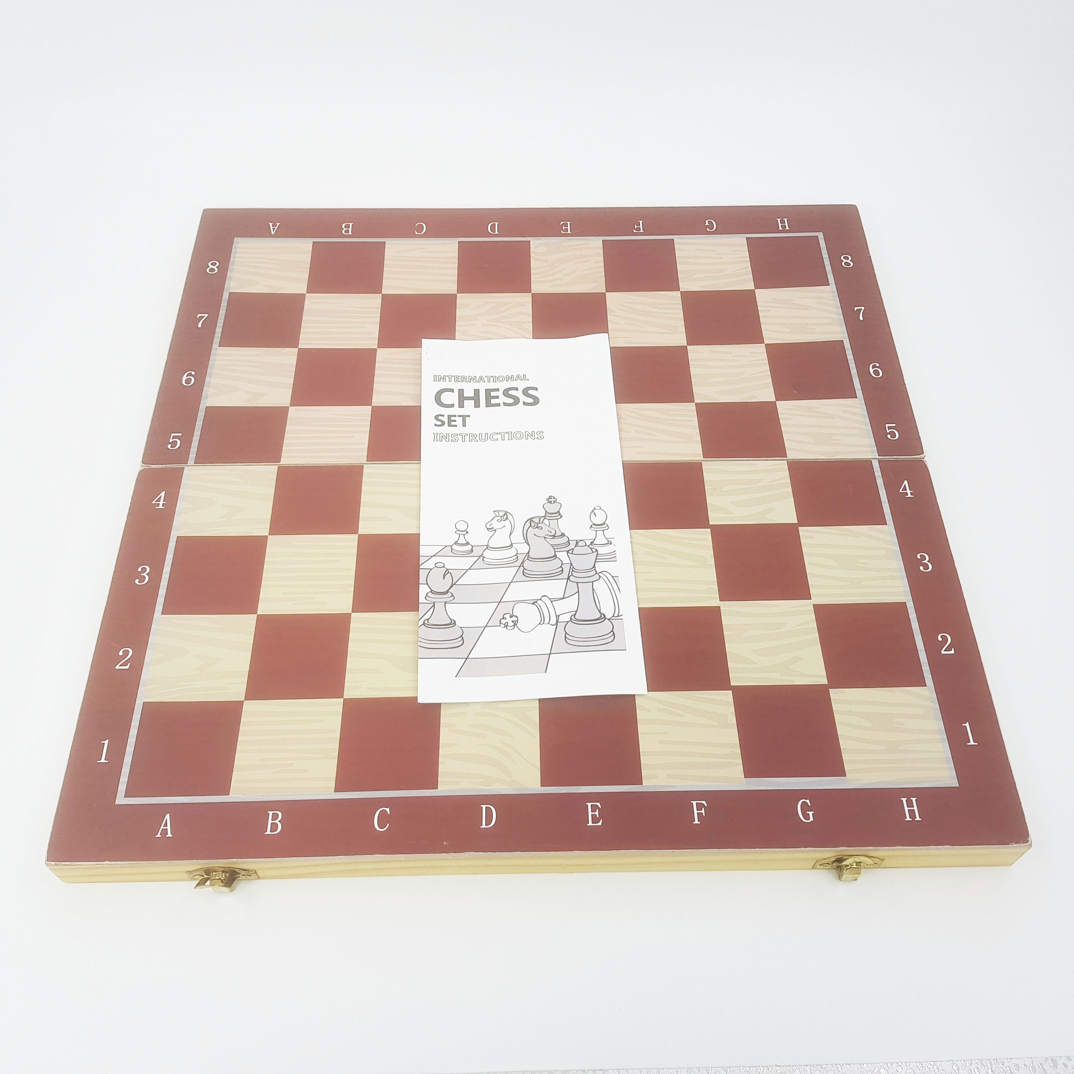 ชุดหมากรุกสากลกระดานพกพาพับได้แบบตัวไม้กระดานไม้ ตัวหมากเป็นแม่เหล็ก