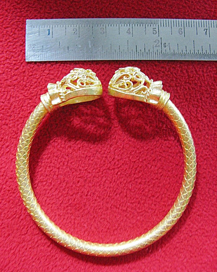 สินค้าหมดค่ะ กำไลข้อมือทองเหลืองถุงเงินถุงทองค่ะ