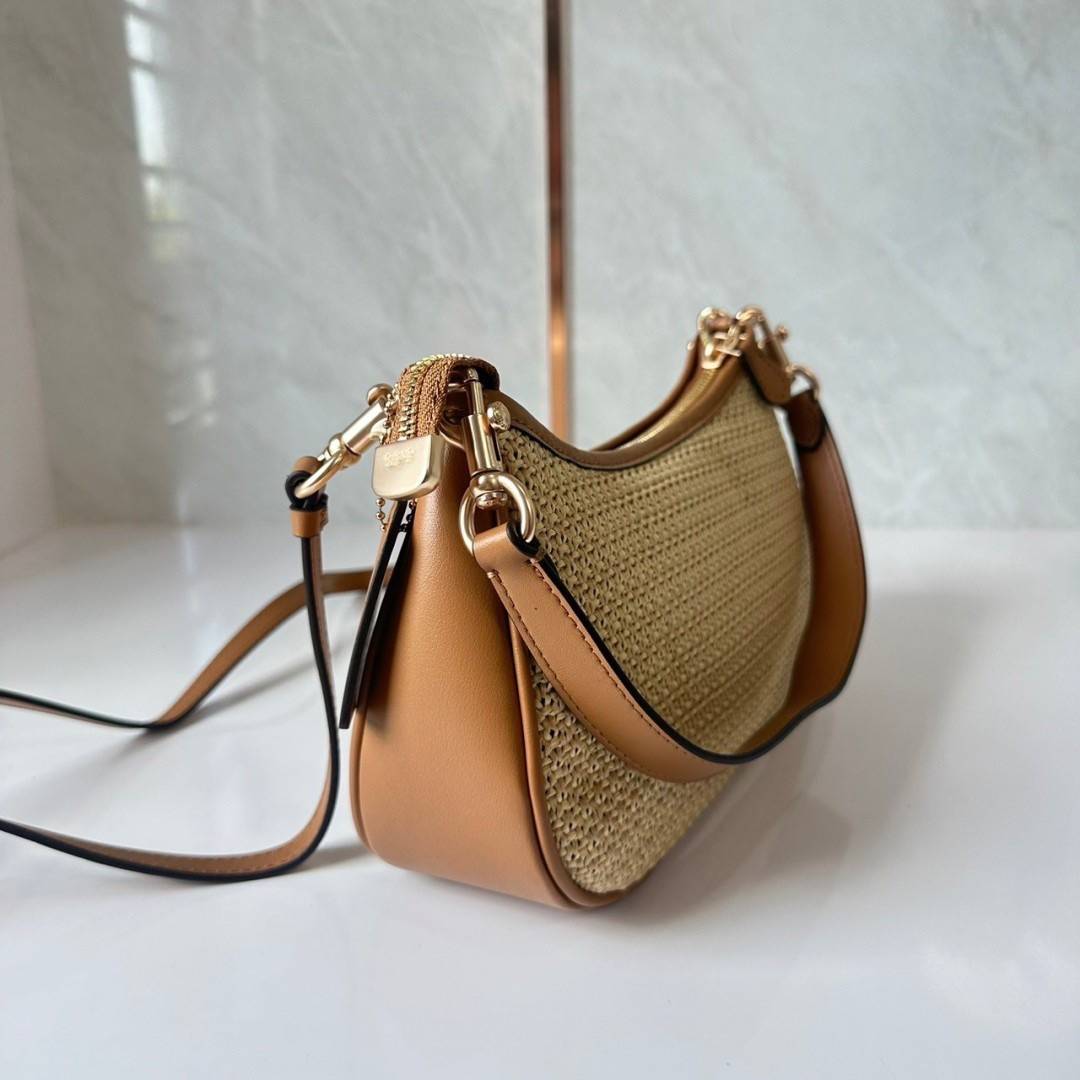 COACH TERI SHOULDER BAG (CR350) กระเป๋าทรงโฮโบ ทรงพอชดีไซน์ใหม่ เกรดท็อปออริ 1:1 สลับแท้ ใช้งานต่างประเทศได้