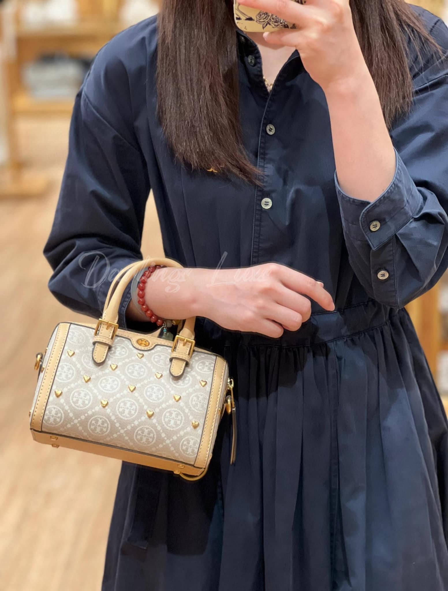 TORY BURCH T MONOGRAM Mini Jacquard Wine Barrel Bag ivory multi heart shape / Tory Boston Bag กระเป๋าทรงหมอนบอสตั้นแต่งหัวใจสีทองสวยหรู น่ารักรุ่นใหม่ล่าสุด เกรดท็อปออริ เทียบแท้ 1:1 เกรดดีสุด ใช้งานต่างประเทศได้