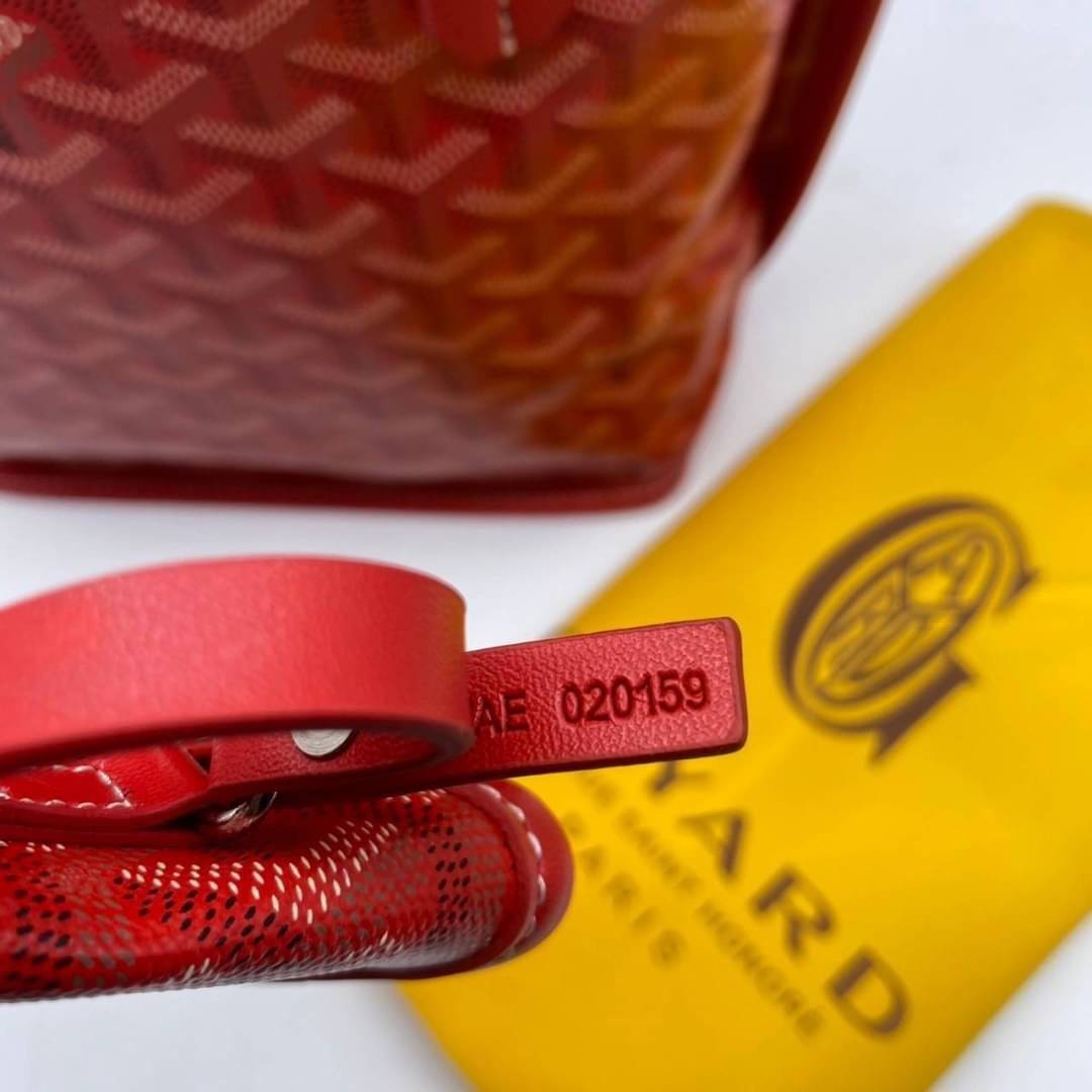 9 สี GOYARD ANJOU TOTE MINI / Goyard Mini Tote เกรดออริจินอลสลับแท้ ใช้งานต่างประเทศได้ ฮอตไอเท็ม กับกระเป๋าสะพายทรงโท้ท ไซส์มินิ กะทัดรัด มาครบสีขายดี เลิศทุกสี รูปทรงคลาสสิค ดีไซน์เป็นเอกลักษณ์ ใช้งานได้หลากหลาย