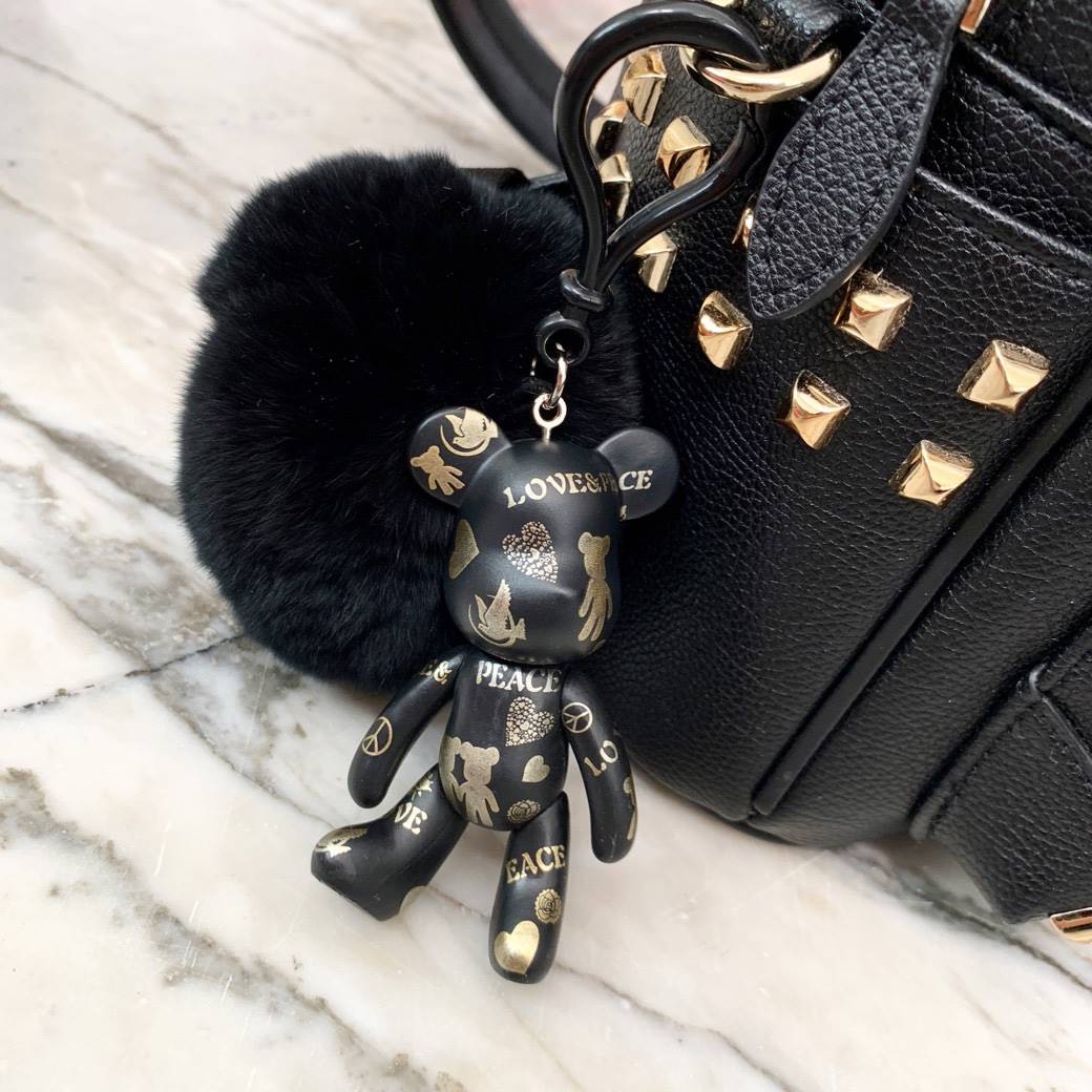 รุ่นใหม่ล่าสุด งานสวยมากๆ การันตีเลย จาก แบรนด์ KEEP รุ่น Duo Sister backpack 🎒 >กระเป๋า หนังวัวแท้ฟอกนาโนเนื้อดี นิ่มมาก ลายหนังชัด ทนทานคะ >น้ำหนักเบา ดีไซด์ ทันสมัย เข้าได้กับทุกชุด >ภายในตัวกระเป๋ามีช่องเก็บของจุกจิก 2 ด้าน กว้าง บุด้