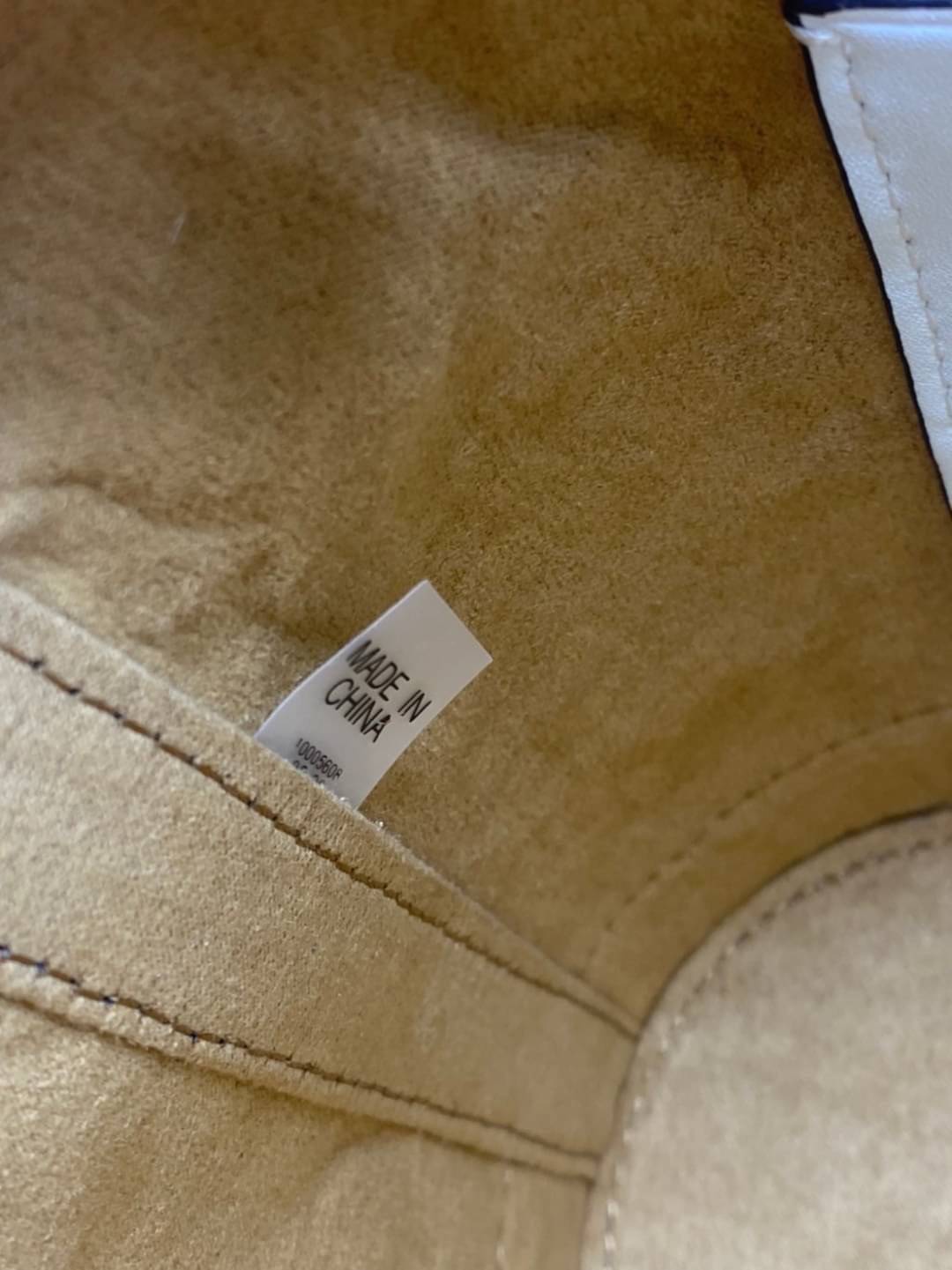 TORY BURCH T Monogram Jacquard Embroidered Bucket Bag แรร์ไอเท็มรุ่นยอดฮิต ใบใหญ่ไซส์กำลังดี!! ที่สุดของรุ่นที่ตามหา!! สวยสุดกับดีไซน์ลายปัก ที่ดูแพง!! กระเป๋าบัคเก็ตทรงสวย