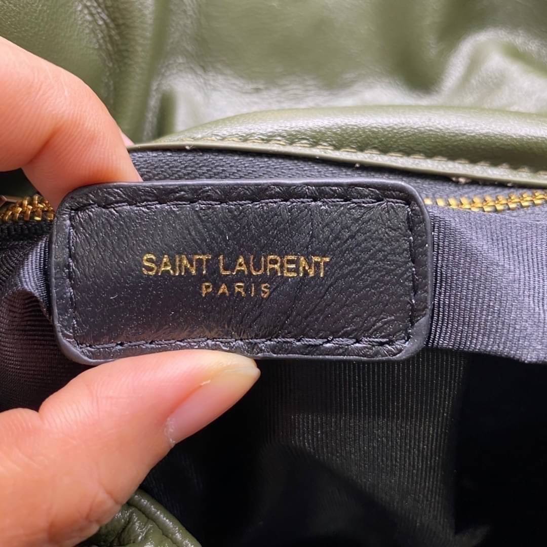 28cm YSL PUFFER SMALL CHAIN BAG IN QUILTED / Yves Saint laurent puffer small chain bag in quilted กระเป๋าสะพายรุ่นยอดนิยม ทรงสวย ใช้ได้บ่อยไม่มีเบื่อ วัสดุหนังสัมผัสนิ่มมือ ดีไซน์เรียบหรู