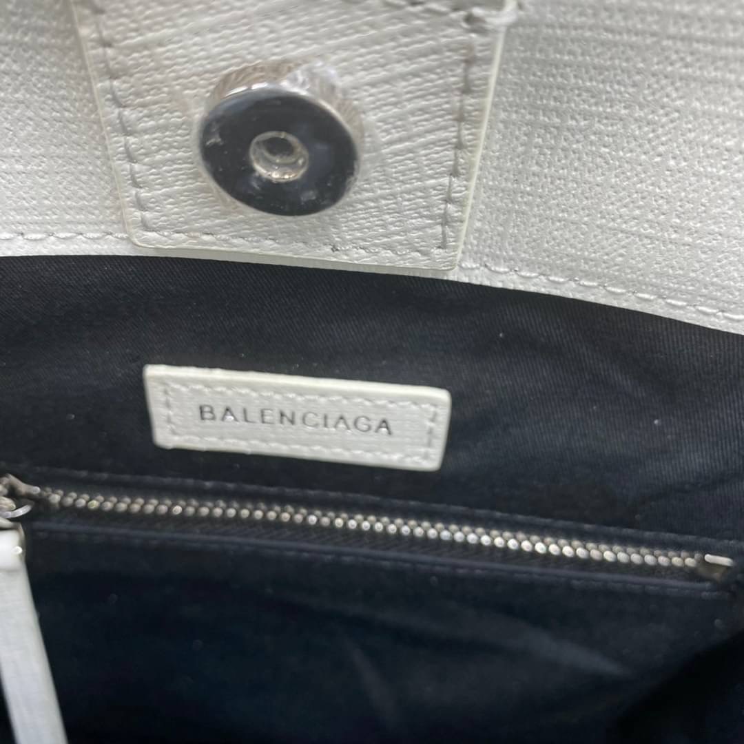 หนังแท้ BALENCIAGA XXS TOTE / Balenciaga shopping tote xxs พกกระเป๋าช้อปปิ้ง ไปทุกที่ในฤดูกาลนี้ ดีไซน์ที่ใช้ได้ทุกวันตั้งแต่หนังแบบมีเท็กซ์เจอร์ ภาพสินค้าถ่ายจากงานขายจริง ใช้งานต่างประเทศได้