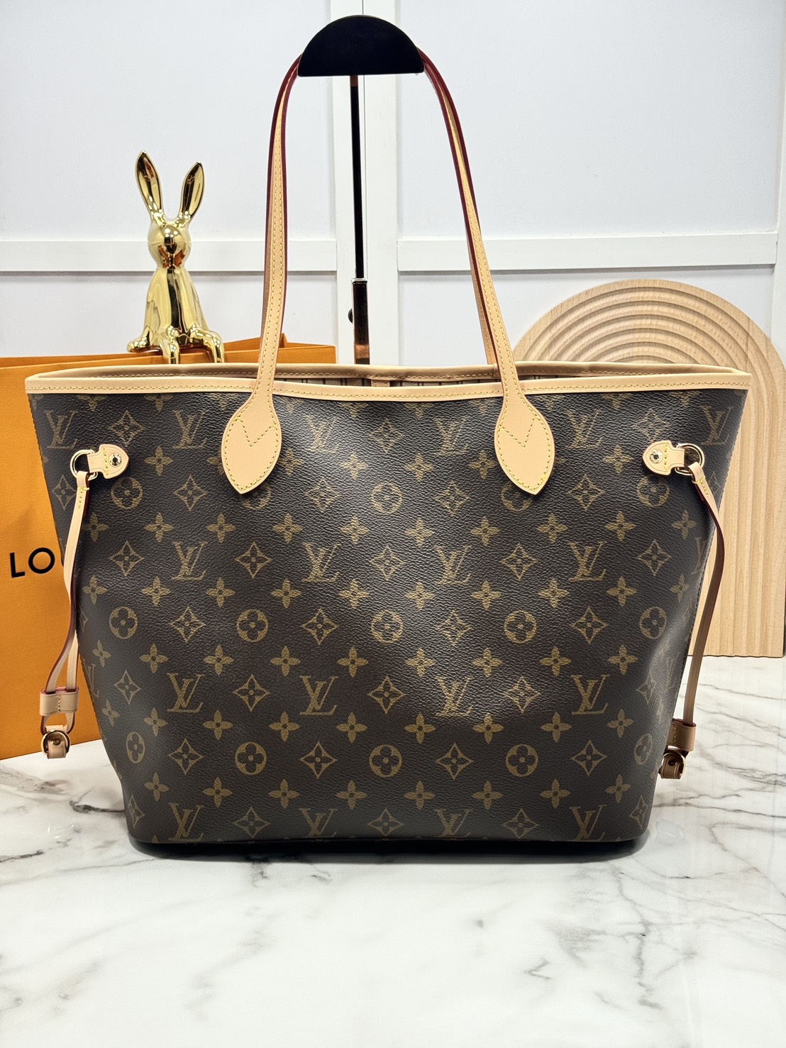 ORI หนังแท้ | LV Neverfull bag Size M Monogram Canvas กระเป๋าสะพายทรงโท้ท ดีไซน์คลาสสิกเหนือกาลเวลาเข้ากับดีเทลที่สืบทอดมายาวนาน แคนวาสแต่งขอบหนัง