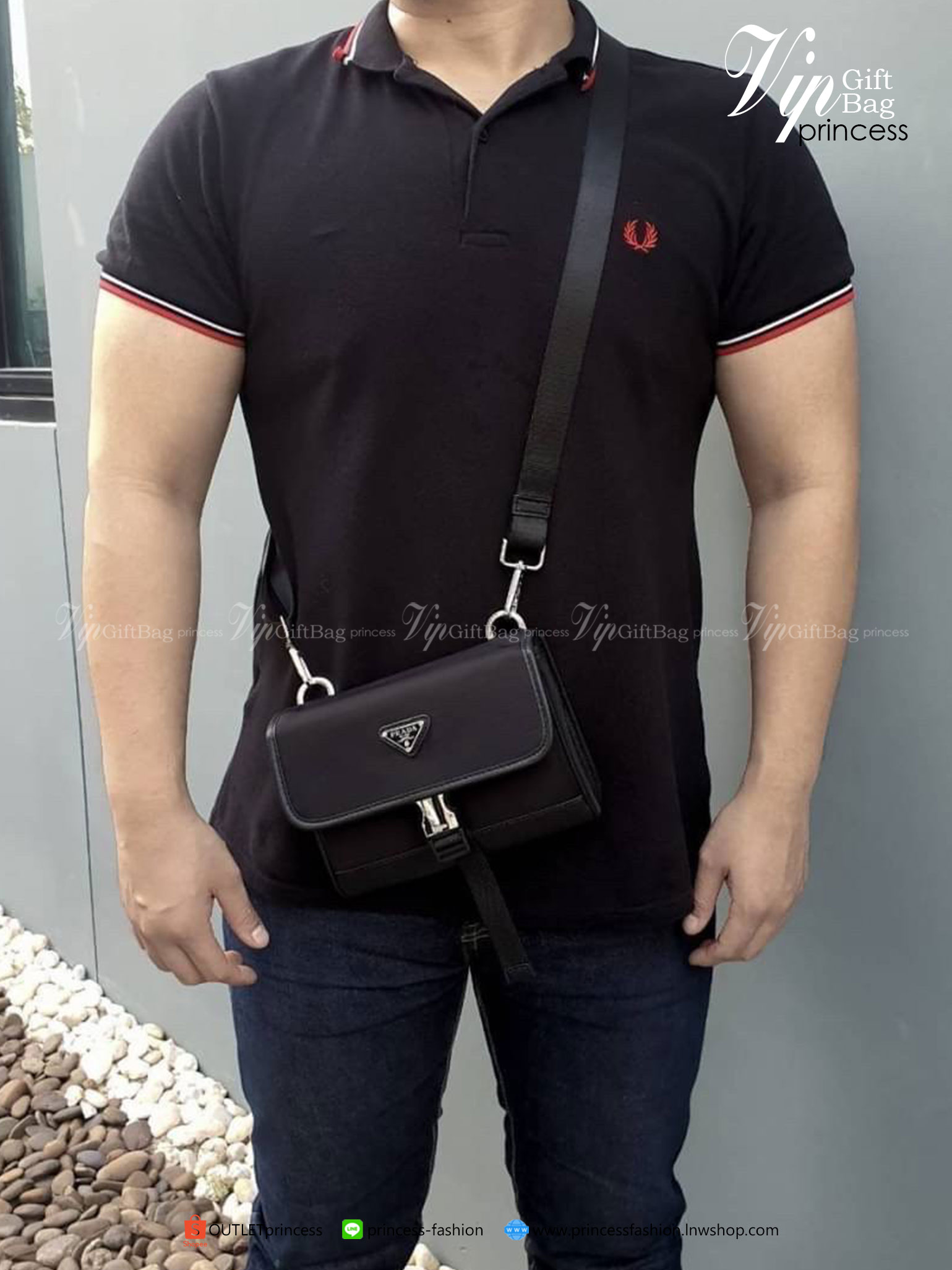 พรีเมี่ยมกิ๊ฟแท้ 100% FOR MEN COMING NOW!!! กระเป๋าทรง MESSENGER ใบเล็กกับ PRADA CROSSBODY NYLON BAG