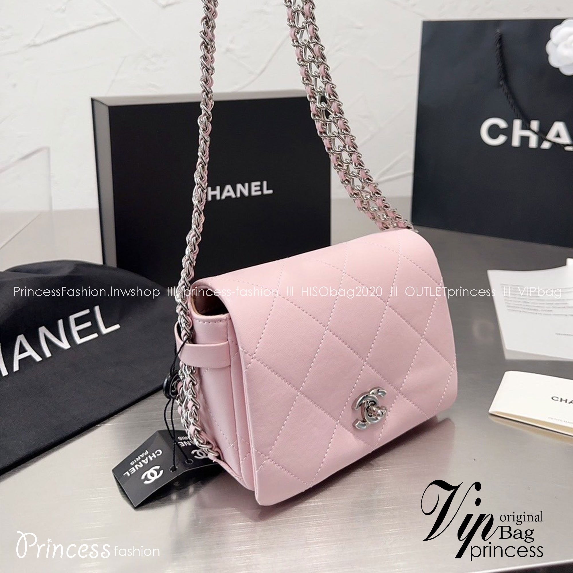 Chanel shoulder bag with chain 8" / Chanel Bag พร้อมส่ง กระเป๋าสะพาย สายโซ่อะไหล่เงินทบสามชั้น หรูหรา งานหนังเรียบสวย มาพร้อมกล่อง อปก ครบเซ็ท รอบนี้จัดราคาพิเศษสุดคุ้มค่ะ ใช้งานต่างประเทศได้ ภาพถ่ายจากงานขายจริง