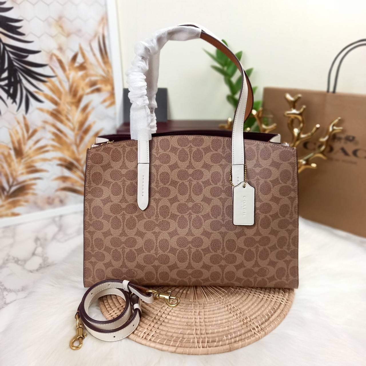 COACH CHARLIE CARRYALL IN SIGNATURE CANVAS (31210) ðšāđāļĢāļĩāļĒāļāļŦāļĢāļđ āļāļĨāļēāļŠāļŠāļīāļ//āļāļĢāļ°āđāļāđāļēāļāļ·āļ āļāļĢāļ°āđāļāđāļēāļŠāļ°āļāļēāļĒ āļāļĢāļ TOTE āļŠāļļāļāļŦāļĢāļđāļŦāļĢāļē āļāļĩāđāļāļāđāđāļāđ āđāļĄāđāļāļģāđāļ// āļ§āļąāļŠāļāļļāđāļāļāļ§āļēāļŠ āļāļŠāļĄāļŦāļāļąāļāđāļāđāļāļļāļāļ āļēāļāđāļĒāļĩāđāļĒāļĄ āļĢāļđāļāļāļĢāļāđāļāļāđāļāđāļ āļĨāļēāļĒ SIGNATURE āļŠāļ§āļĒāļĄāļēāļ// āļāđāļēāļāđāļāļĄāļĩ 2 āļāđāļāļāđāļĨāđāļāļāļ§āđāļēāļ āđāļĨāļ°āļāļĩāļ 1 āļāđāļāļāļāļīāļāļ