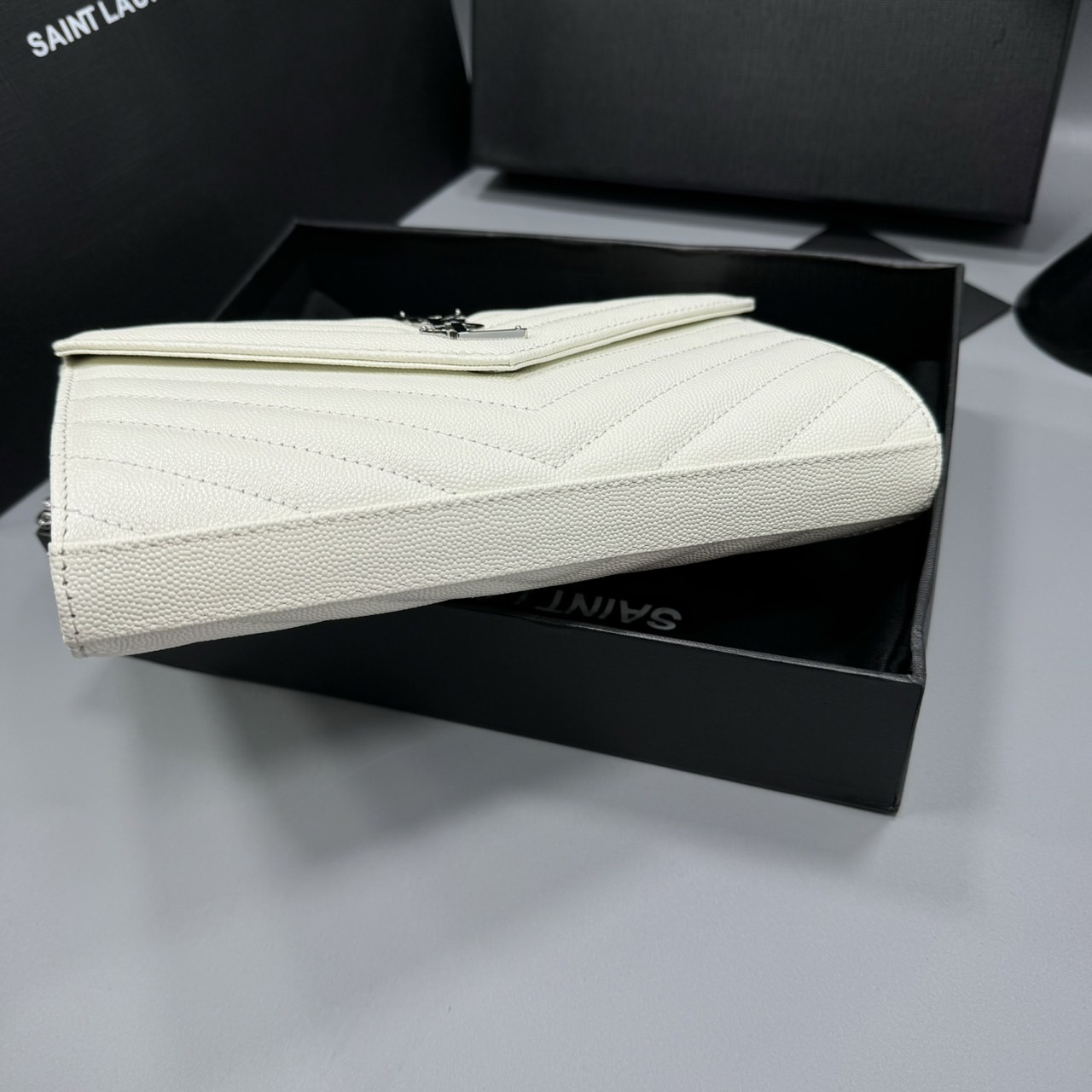 YSL Woc 9 Wallet on chain / YSL Clutch Bag 9" กระเป๋าสะพายรุ่นยอดนิยม เกรดหนังคาเวียร์สวยเต็มใบ เกรดออริ 1:1 ใช้งานต่างประเทศได้