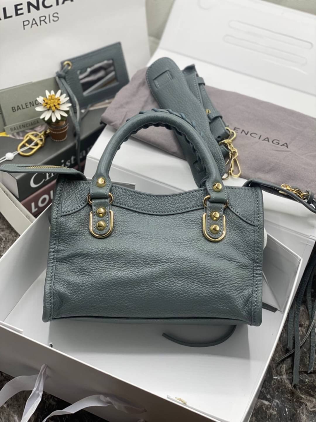 VIP 】หนังแท้ BALENCIAGA Classic City Mini Shoulder Bag พร้อมส่งที่ไทย โทนสีสวยละมุน