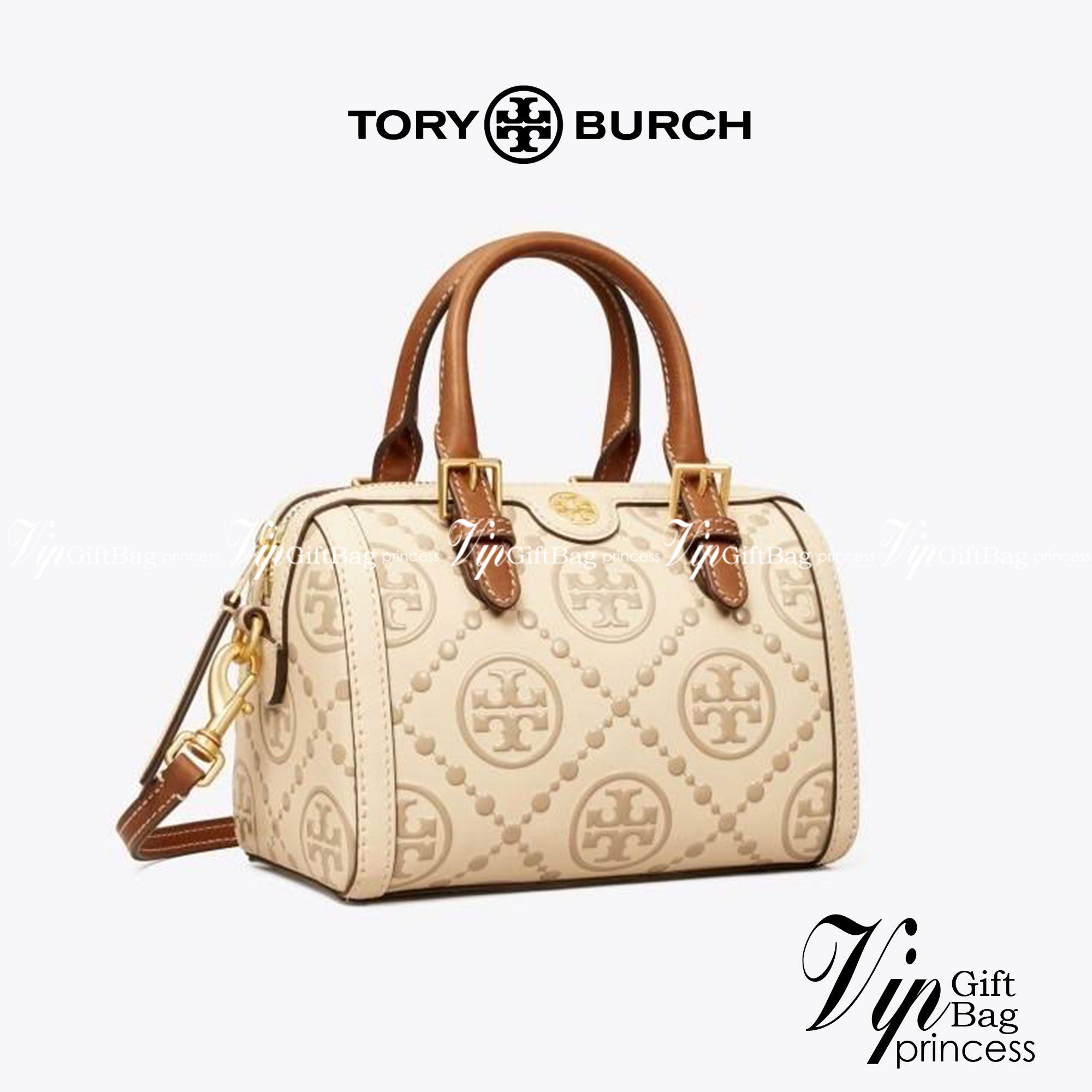 Tory Burch T-Monogram Mini Embossed Wine Bucket Bag / Tory Burch Mini Bucket กระเป๋าถือหรือสะพายไหล่ ทรงหมอนขนาดเล็ก ประดับด้วยลวดลายอันเป็นสัญลักษณ์ของแบรนด์ ถูกประดิษขึ้นด้วยความพิถีพิถันวัสดุหนังอย่างดี ด้านในบุด้วยหนังไมโครซูแอคเนื้อนุ่มทำความสะอาดง่า