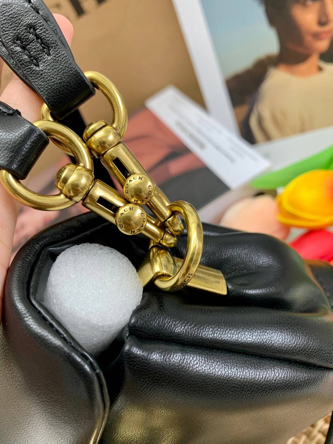 รุ่นใหม่ล่าสุด ได้ไปไม่ผิดหวังแน่นอนจ้าา😁COACH PILLOW TABBY SHOULDER BAG 18 ((C3880)) พร้อมส่งที่ไทย คุณภาพเกินราคา! กระเป๋าหิ้ว//สะพายแบบครอสบอดี้ร์ 🔺หนัง nappa หนานิ่ม นุ่มมากๆ รุ่นใหม่ล่าสุดค่ะ! พร้อมโลโก้รุ่นใหม่ด้วยเช่นกัน เพิ่มความหร