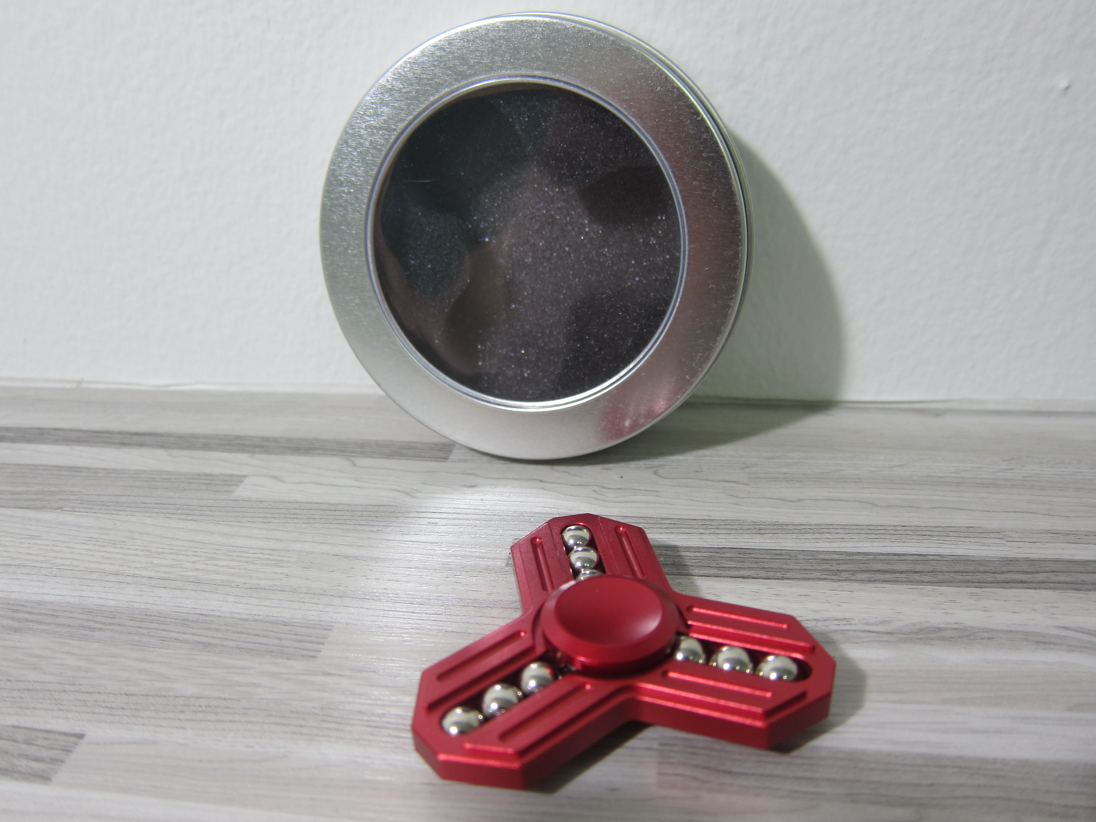 กังหันนิ้ว Fidget spinnerอย่างดีแบบมีลูกปืนรูปกากบาท