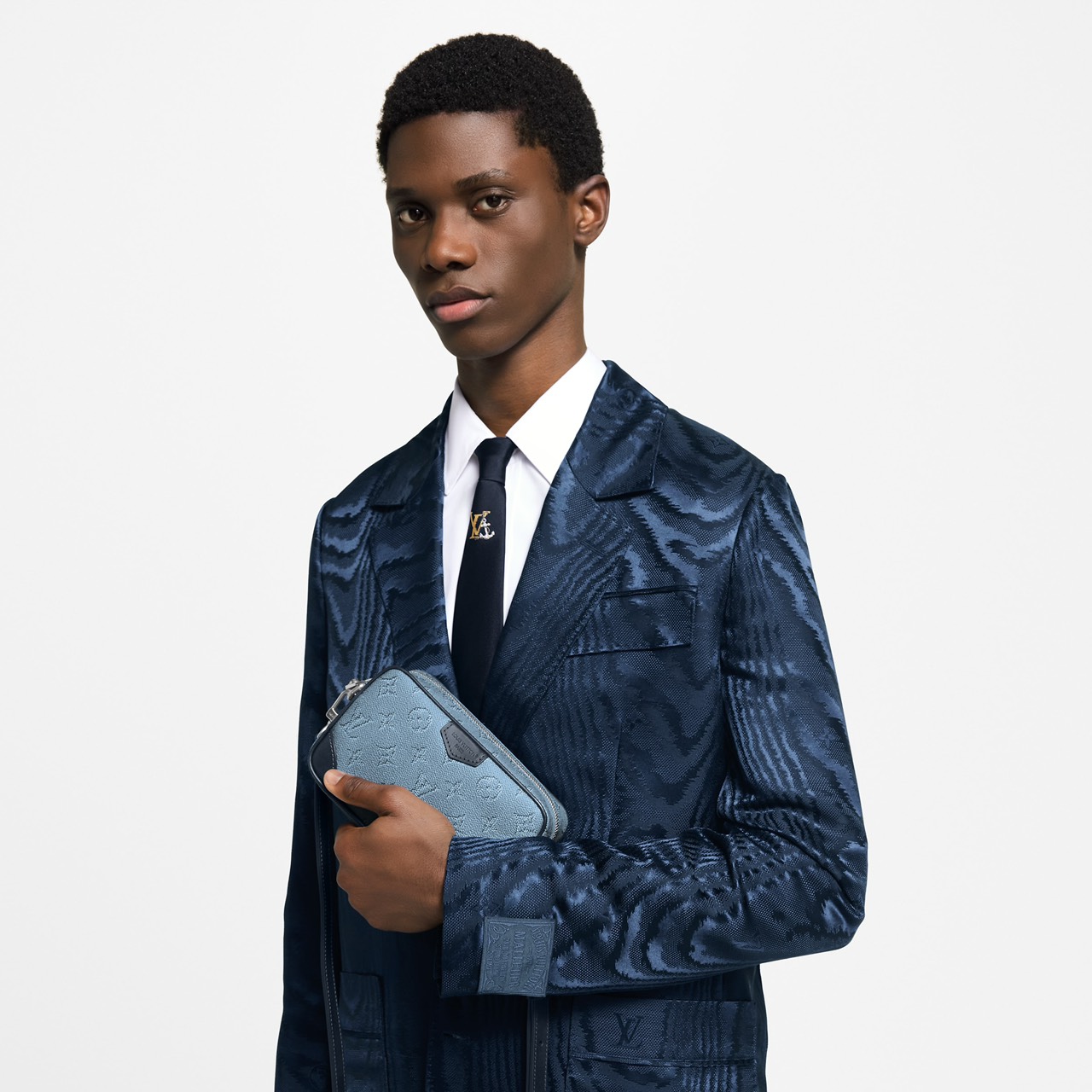 ORI หนังแท้ | LV Trocadéro Wearable Wallet Monogram Canvas 20cm กระเป๋าสะพายทรงแมสเซ็นเจอร์ดีไซน์ใช้เป็นกระเป๋าสตางค์ได้ ขนาดกำลังสวยกะทัดรัด คลาสสิคหรูหราคล่องตัว