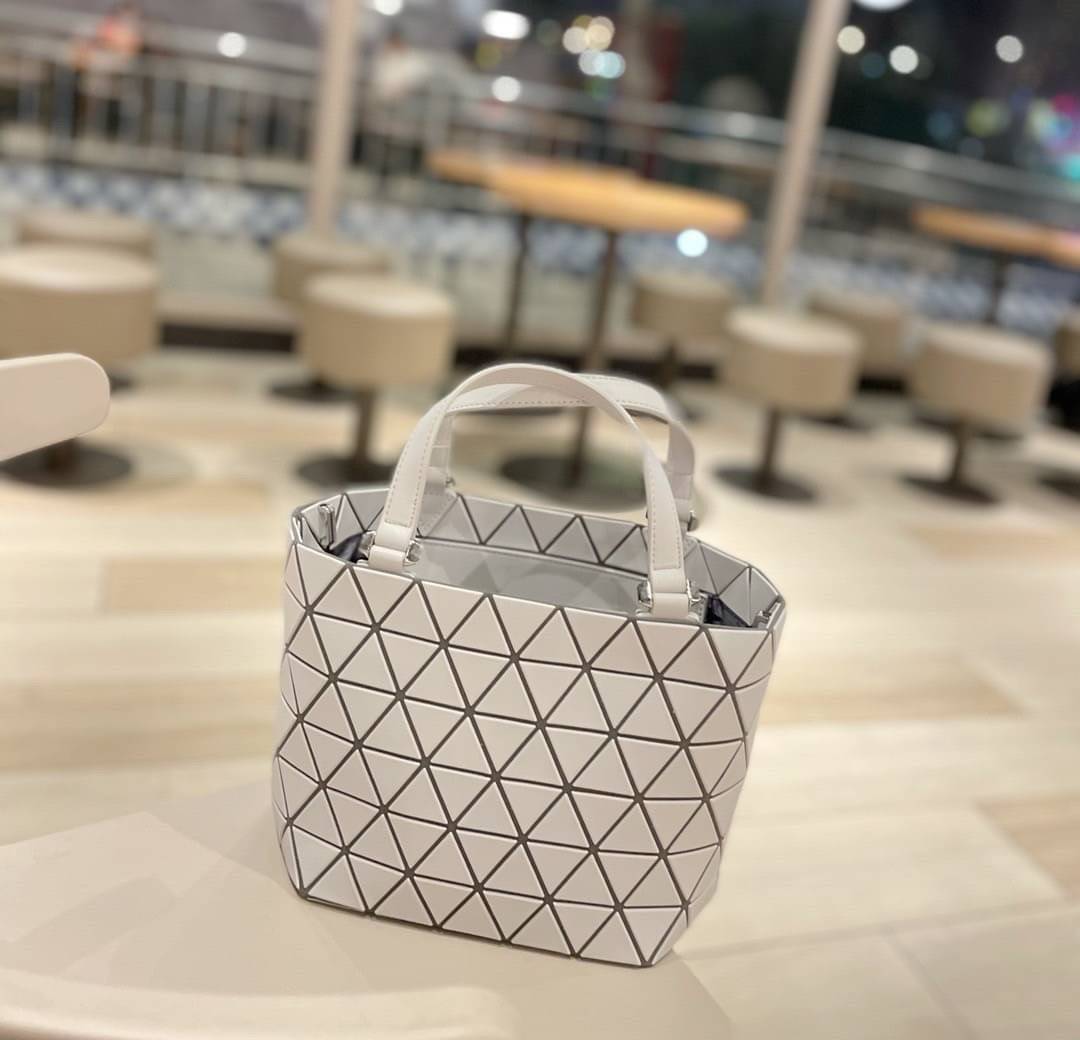 VIP GIFT 】BAOBAO Issey Miyake Crystal Matte Shoulder Bag