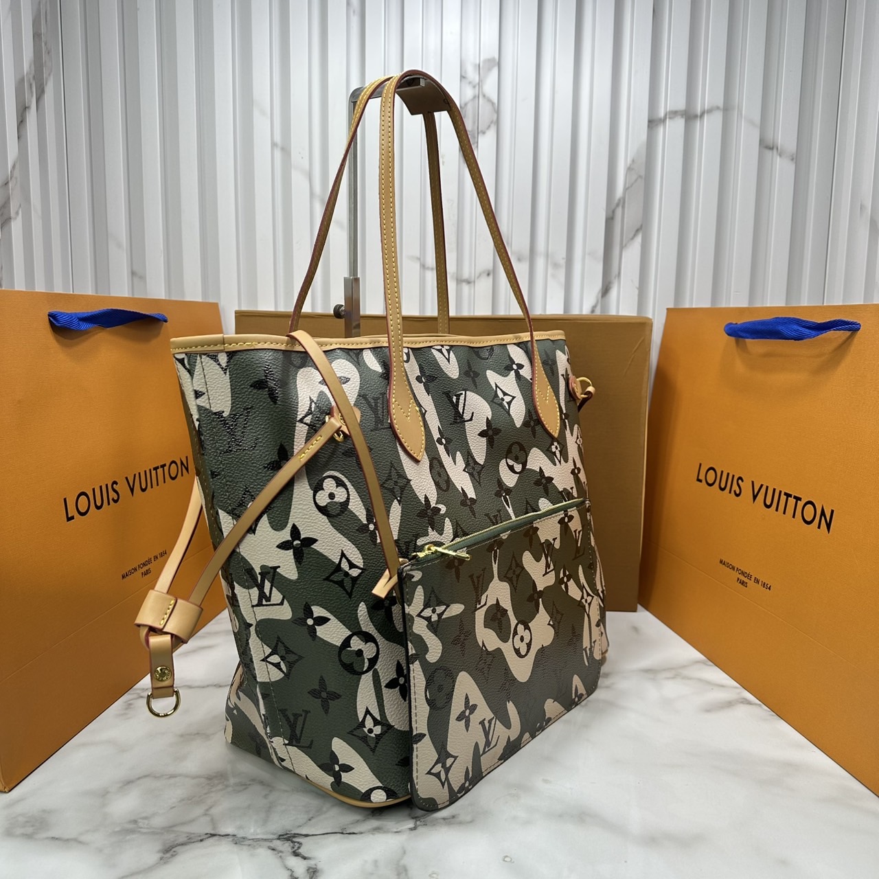 ORI หนังแท้ | LV Neverfull Camouflage Tote Bag กระเป๋าสะพายทรงโท้ทใบใหญ่ โทนเขียวลายใหม่ ภายในโล่งกว้าง จุของได้เยอะ