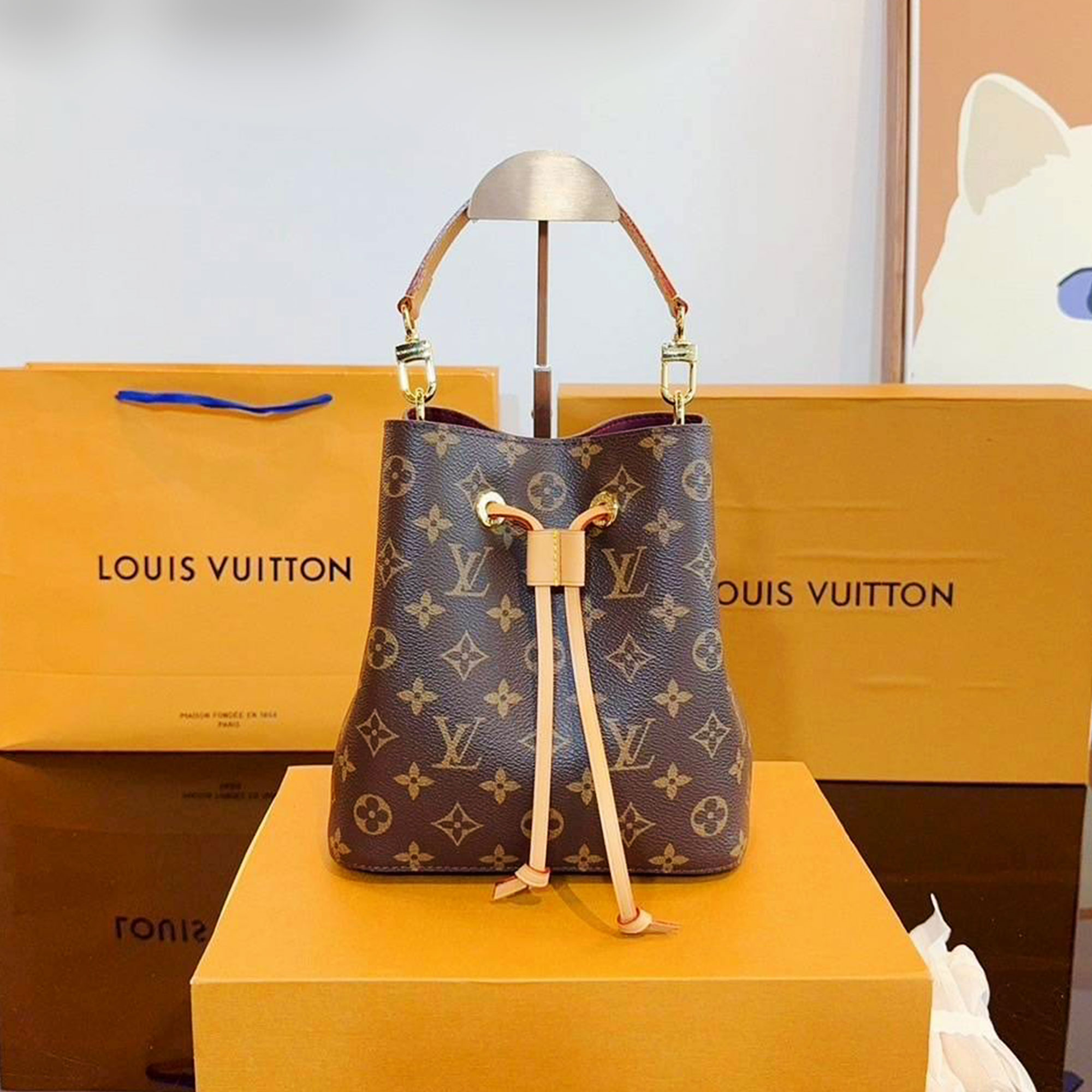 LV Néonoé BB bag กระเป๋าสะพายทรงบัคเก็ตใบเล็ก อีกหนึ่งรุ่นท็อปฮิต ที่ไม่มีไม่ได้จริงๆ โดดเด่นและเป็นเอกลักษณ์ด้วยลายโมโนแกรม