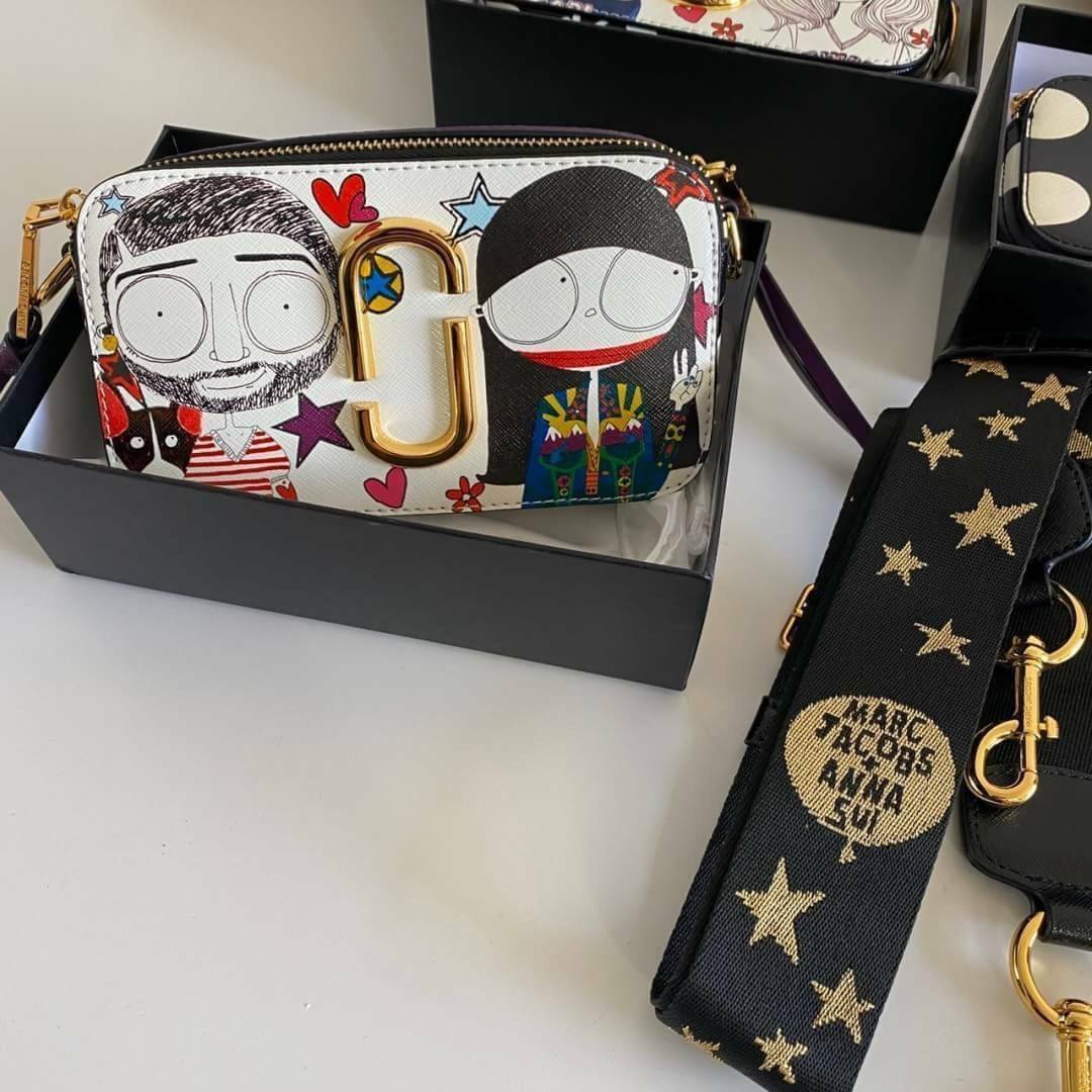พรีเมี่ยมกิ๊ฟแท้ 100% 】หนังแท้ MARC JACOBS The Snapshot Camera X Anna Sui Cross Body Bag
