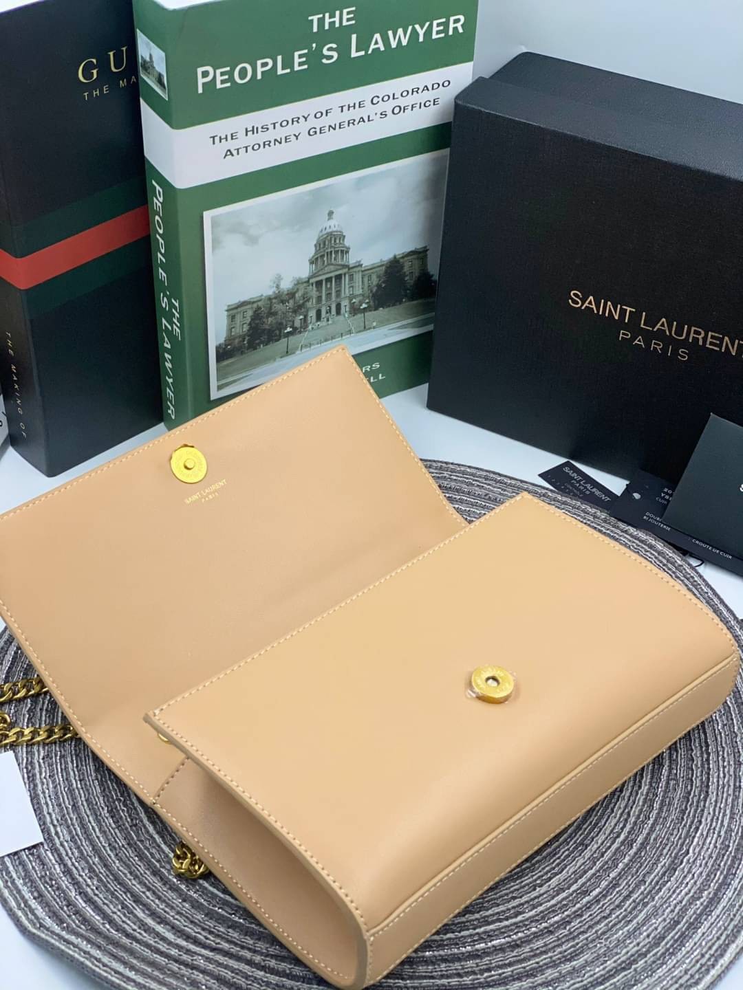 VIP 】หนังแท้ YSL Saint Laurent Monogram Kate Leather Shoulder Bag พร้อมส่งที่ไทย!! สีครีม รุ่นหนังเรียบ อะไหล่ทอง