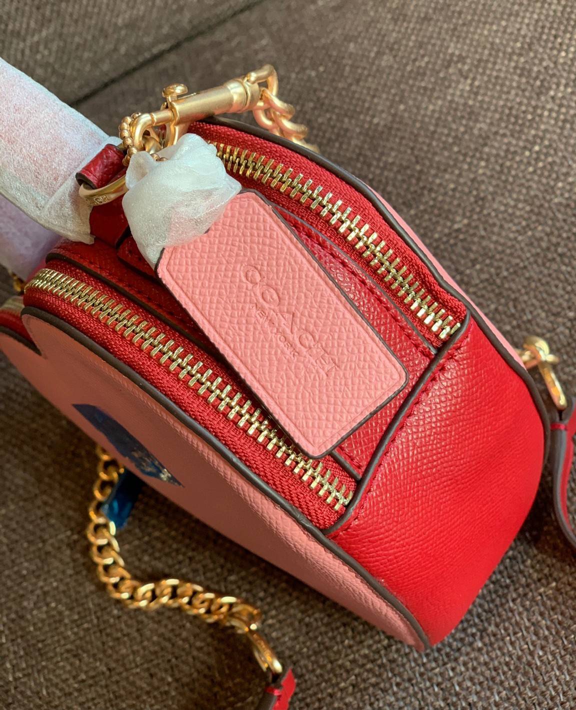 COACH HEART CROSSBODY BAG ((C5118//C5119)) 💥Limited edition หลงรักแน่นอน💋 พร้อมส่งที่ไทยก่อนใครวันนี้! ✔️กระเป๋ารูปหัวใจน่ารักมากๆค่ะ หนังแท้อย่างดีสวยงาม