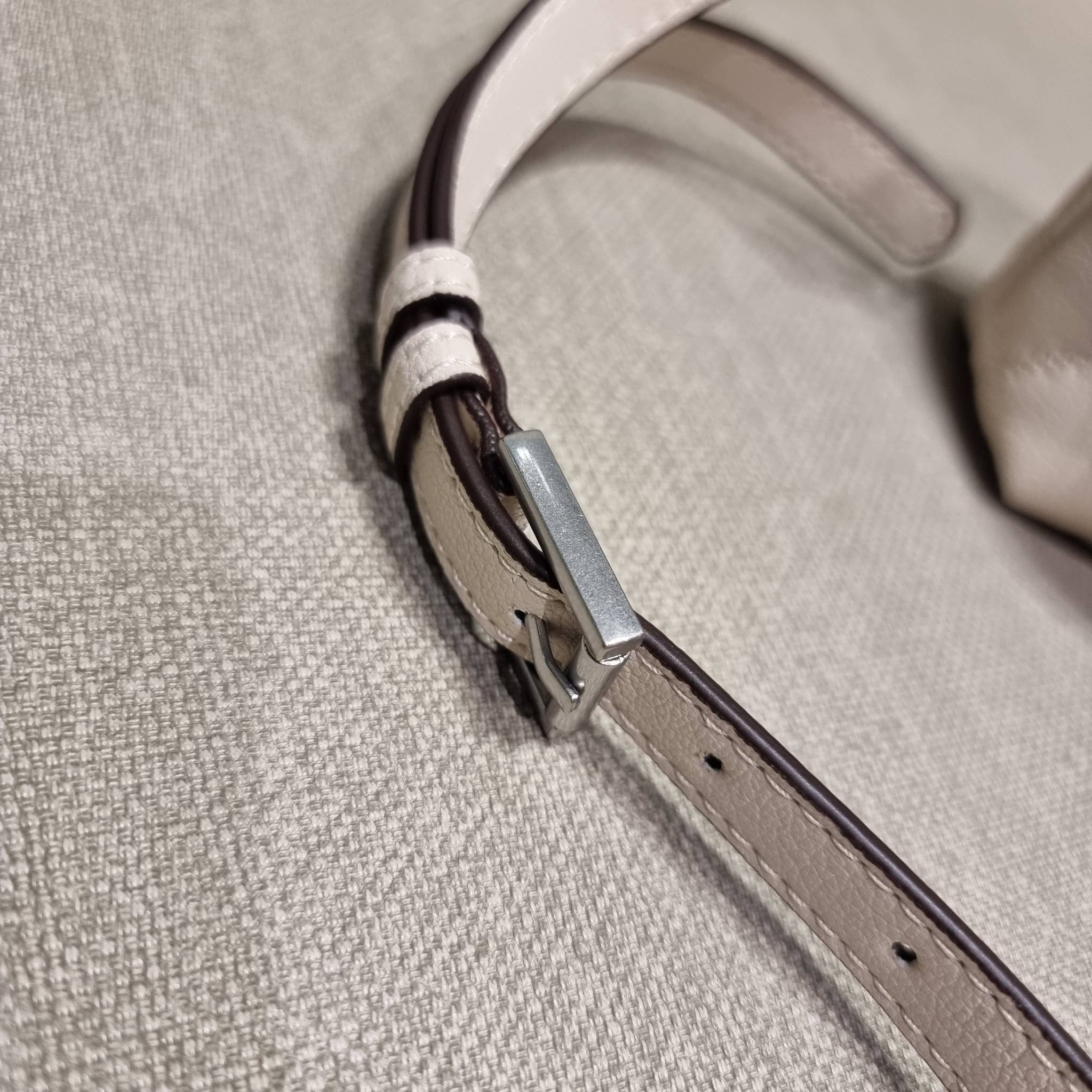 TORY BURCH WILLA MINI SHOULDER BAG ใหม่ล่าสุด พร้อมเสิร์ฟไม่ต้องรอพรีฯ กระเป๋าสะพายดีไซน์เลิศ ทรงสวย กะทัดรัด สะพายคล่องตัว ดีไซน์บุนวม เส้นคมสวยหรู