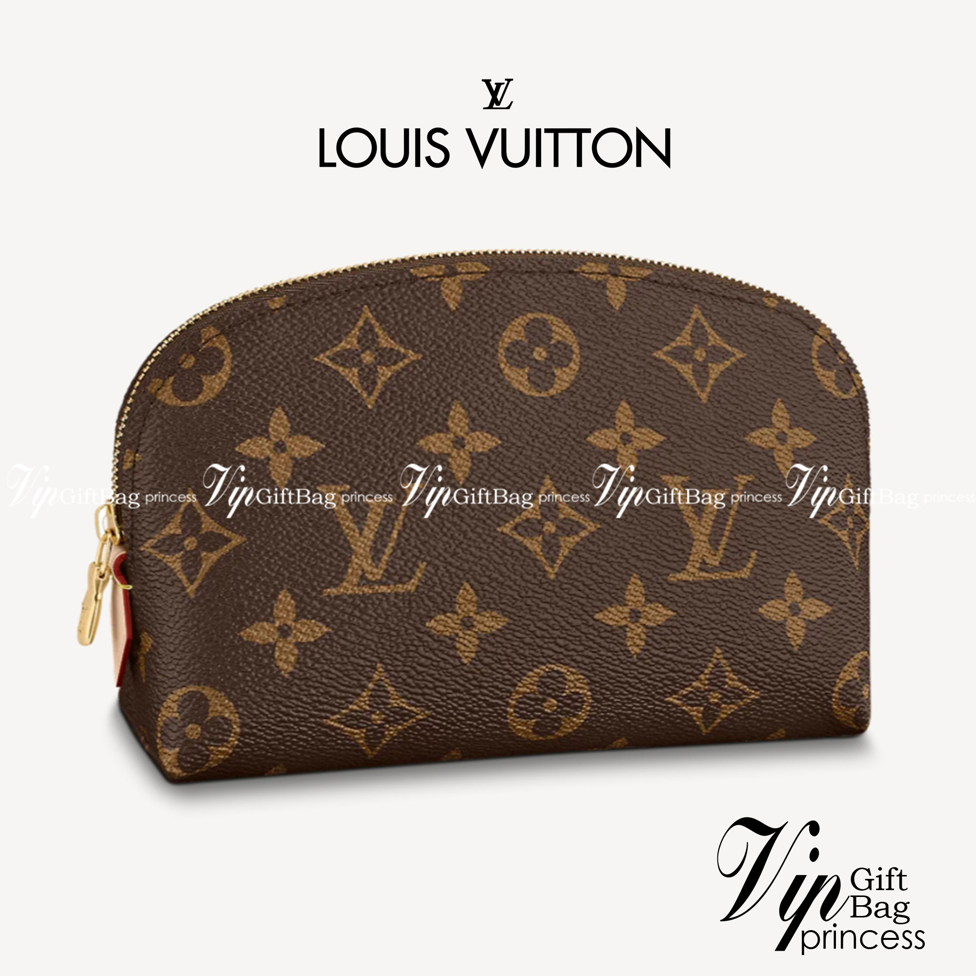 หนังแท้ LOUIS VUITTON COSMETIC POUCH Monogram พร้อมส่งที่ไทย กระเป๋าใส่เครื่องสำอางขนาดกะทัดรัดนี้ในผ้าใบ Monogram สามารถใส่ลงในกระเป๋าถือหรือกระเป๋าเดินทางได้อย่างง่ายดาย รูปร่างกลมและฐานแบนช่วยให้เข้าถึงผลิตภัณฑ์ขนาดเล็กได้