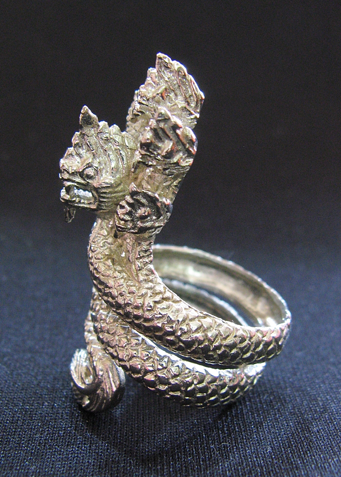 สินค้าเลิกผลิตค่ะ แหวนพญานาค7เศียรเนื้อทองขาว เสริมอำนาจ คุ้มครองค่ะ