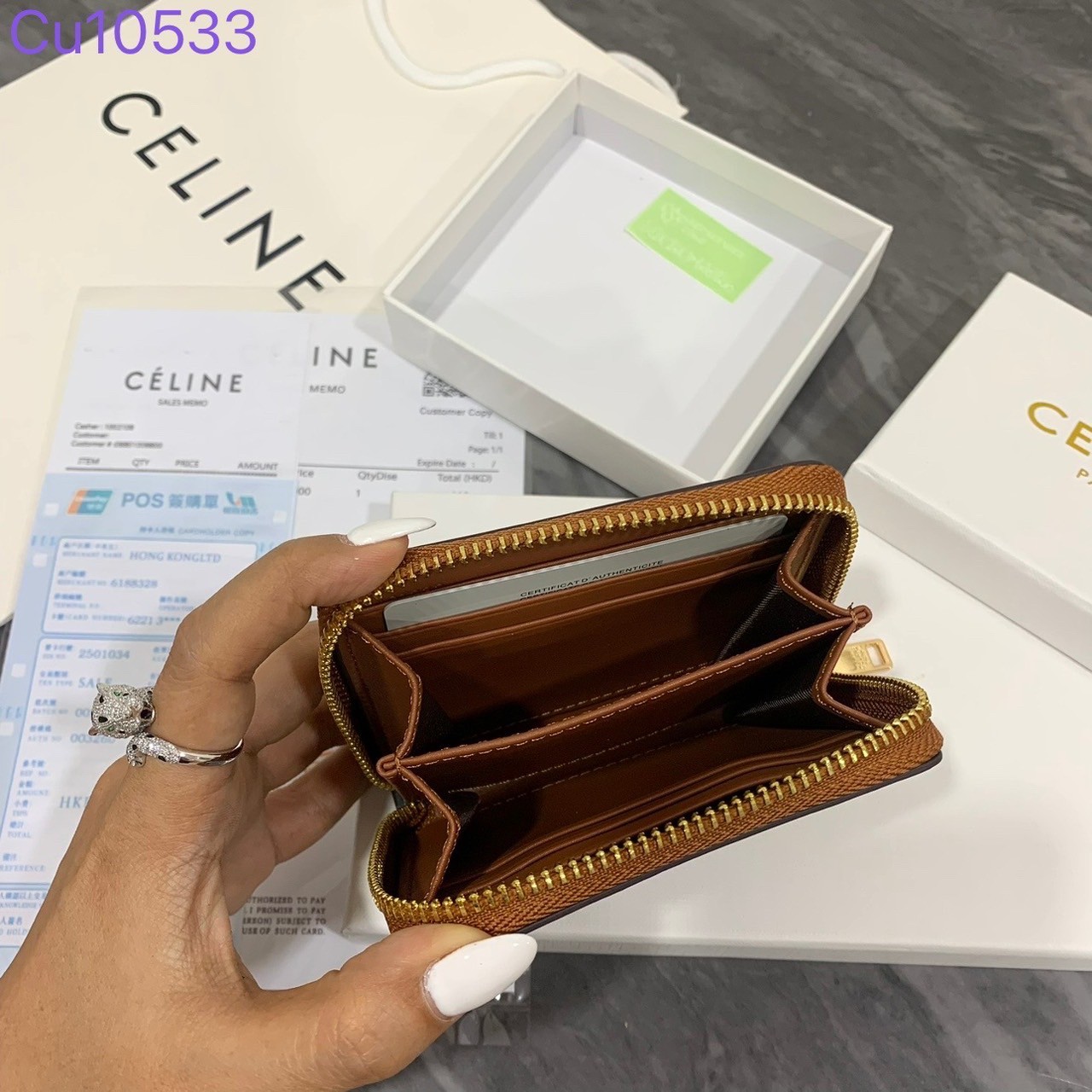 CELINE SHORT WALLET / CELINE LONG WALLET กระเป๋าสตางค์ซีลีน แบบสั้นและยาว พร้อมส่ง!! สวยหรูอยู่ทรงมีโลโก้ด้านหน้าภายในมีช่องแบ่งหลายช่อง มีช่องใส่บัตรหลายช่อง ไอเท็มแนะนำในราคาสุดคุ้ม นาทีนี้ห้ามพลาดค่ะ!