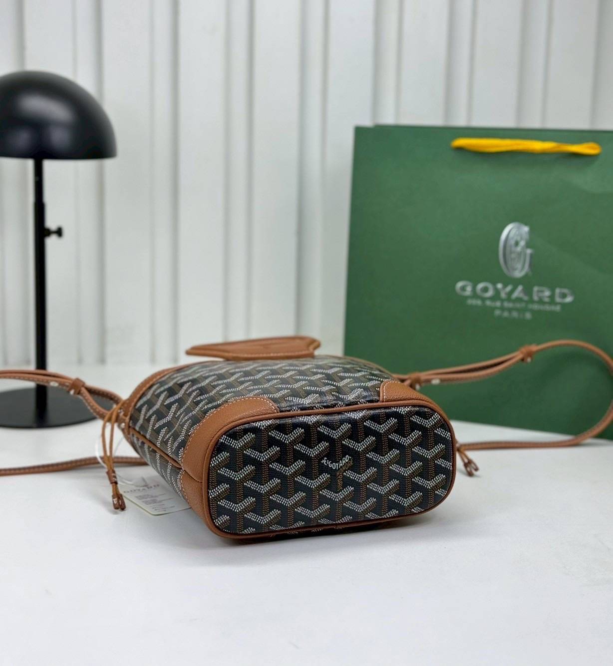 ORI หนังแท้ | Goyard Beluga Mini Bag กระเป๋าสะพายทรงบัคเก็ต พร้อมหูจับในตัว สะดวกใช้งาน ด้านในเป็นผ้าดีไซน์ผูก เพิ่มความน่ารักน่าใช้ สวยมากค่ะ
