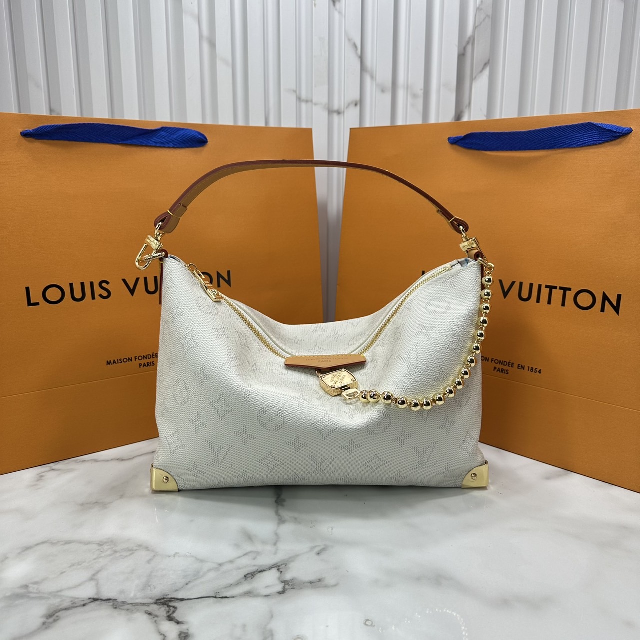 ORI หนังแท้ | LV Bobo Trunk bag Monogram Heritage Canvas / LV Hobob Bag กระเป๋าถือ กระเป๋าสะพายทรงโฮโบ ไอเท็มใหม่ล่าสุดจากตระกูล Trunk รังสรรค์จาก Monogram Heritage แคนวาส มุมกระเป๋าที่ได้แรงบันดาลใจจากทรังก์