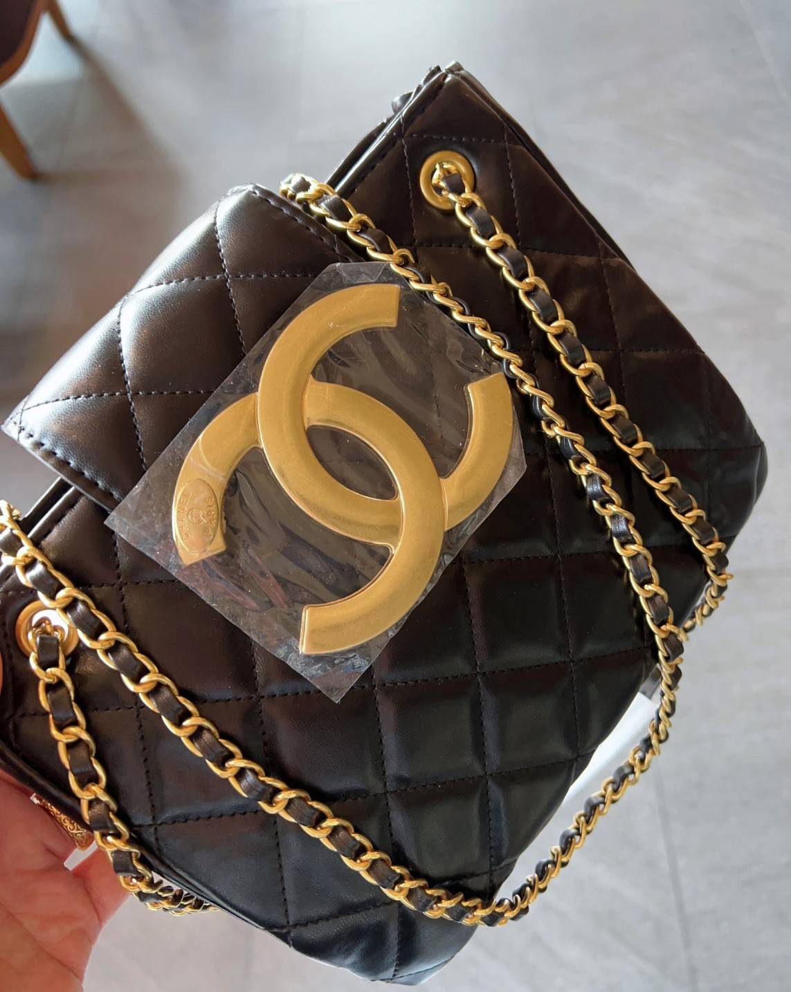 Chanel 24C bag / CHANEL WITH CHAIN / CHANEL Casual Style กระเป๋าสะพายหนังนิ่มลื่นเงาสวย Plain Leather Party Style Office Style