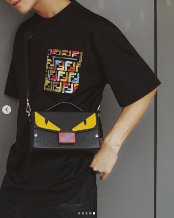 FENDI Baguette Soft Trunk Bag กระเป๋าสะพายทรงกล่อง ไอเท็มสุดเท่ ผสมผสานความทันสมัย รูปทรงกล่องสัดส่วนสวยลงตัว โดดเด่นชวนมอง