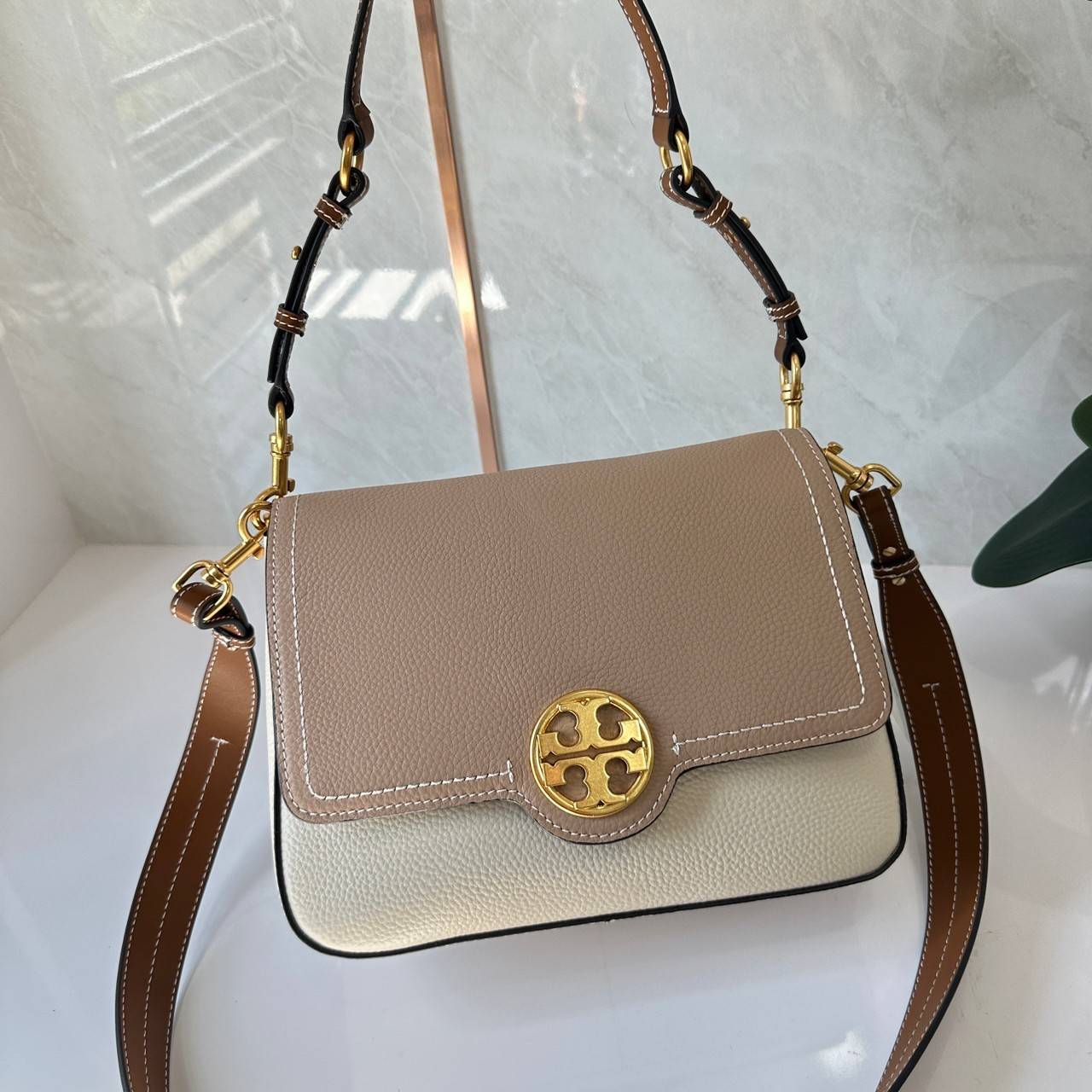 พร้อมส่ง 2 สี TORY BURCH FELIX CONVERTIBLE SHOULDER BAG กระเป๋าสะพาย เกรดท็อปออริ เกรดดีสุด สลับแท้ 1:1 ใช้ต่างประเทศได้