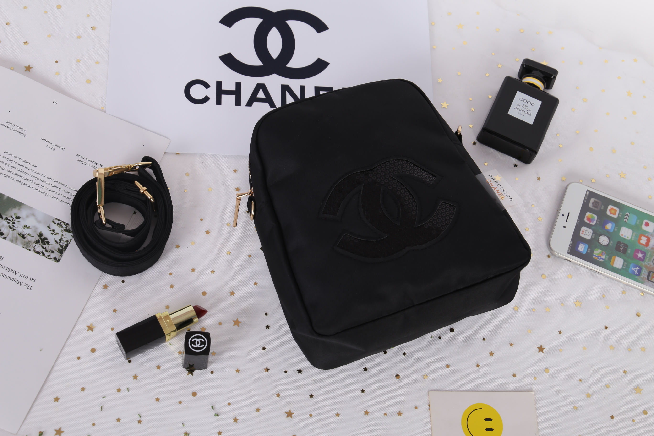 Chanel VIP Gift Nylon crossbody Bag กระเป๋าสะพาย VIP Gif จากแบรนด์ chanel ทรงสวย วัสดุผ้าไนล่อน คุณภาพดี น้ำหนักเบา อะไหล่ทอง ด้านหน้าเย็บโลโก้ CC ปักเลื่อมสวยหรูตามแบบฉบับแบรนด์ ขนาดกำลังน่ารัก ซับในพิมพ์ลายโลโก้แบรนด์สวยๆ รุ่นนี้มาพร้อมสายสะพายยาว ถอดได