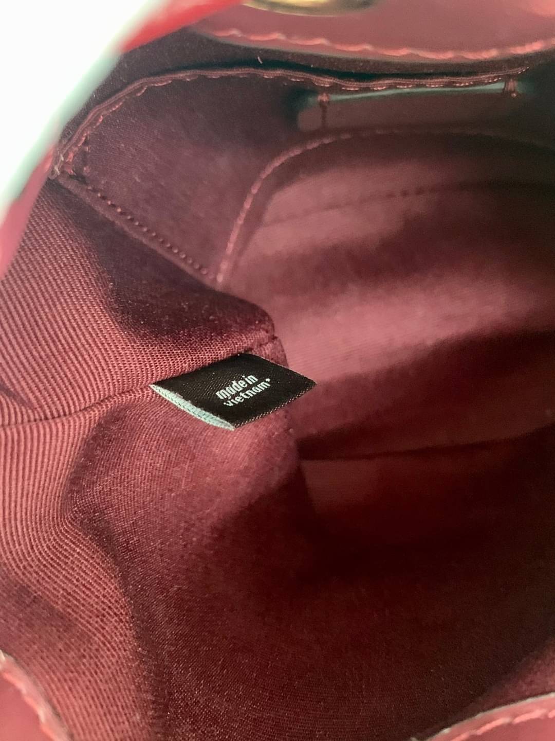 OUTLET 】COACH Dempsey Bucket Bag 15 With Coach Patch And Heart Charm ((C5121//C5112//C5114)) น้องน่ารักมากๆ นาทีนี้ต้องมีแล้วล่ะคะ! พร้อมส่งที่ไทยครบสีค่ะ! กระเป๋าหิ้ว//สะพายครอสบอดี้ร์ได้ หนังแท้สวยงามมากๆค่ะ ❤️มาพร้อมพวงรูปหัวใจแบรนด์+ป้ายหนังห้อ