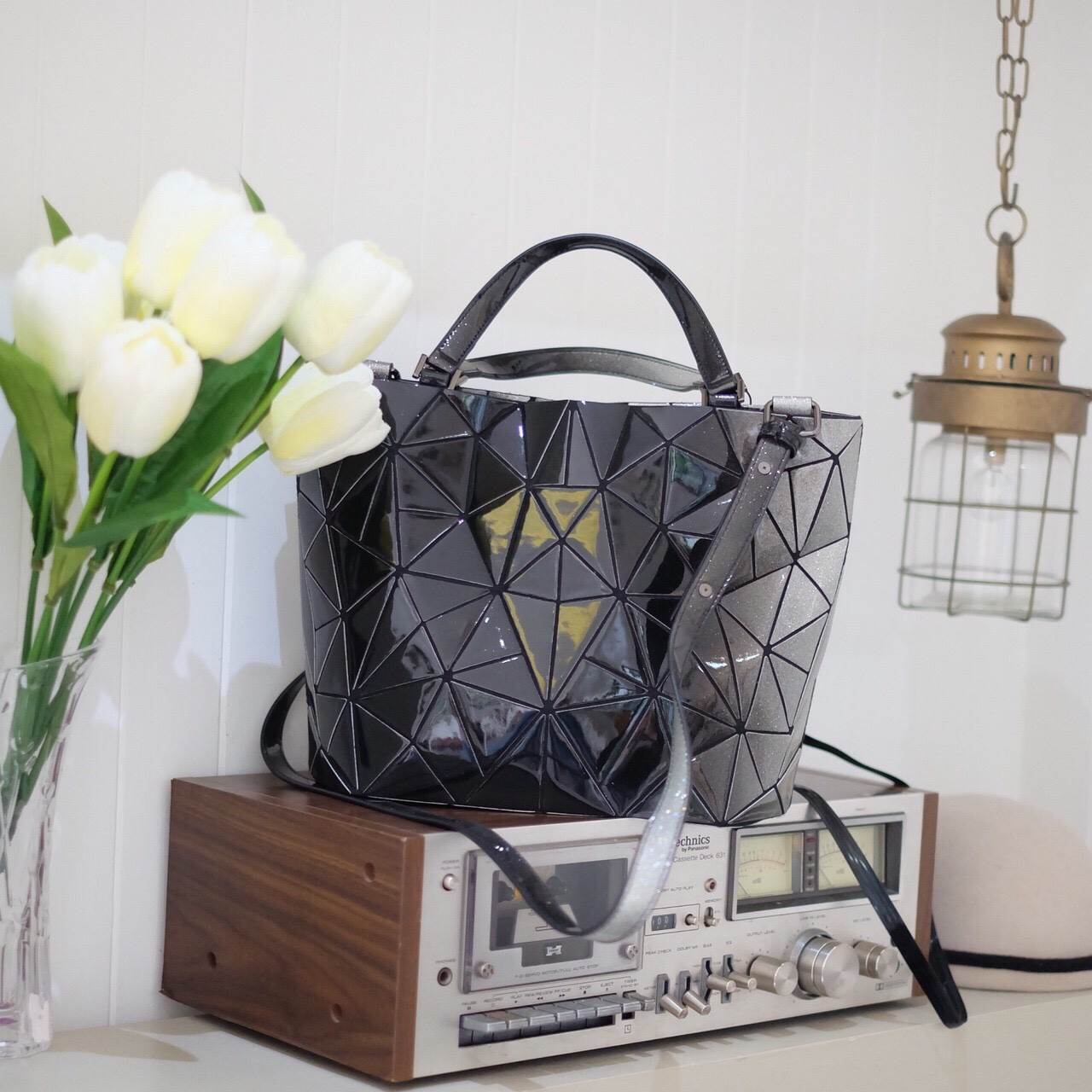 ใหม่ ล่าสุด Mix shade colors !! Tone สี Limited พิเศษที่ สวยไม่ซ้ำใคร แถมยังลาย หายาก ❤️ปรับทรงได้ 2 แบบ น่ารักมาก ค่า ( เนื่องจากสีเฟด ดังนั้นแต่ละใบลายสีอาจจะมีความแตกต่างกัน ) แต่ยังคงสวย แน่นอนค่า 👉🏻👉🏻กระเป๋า จาก