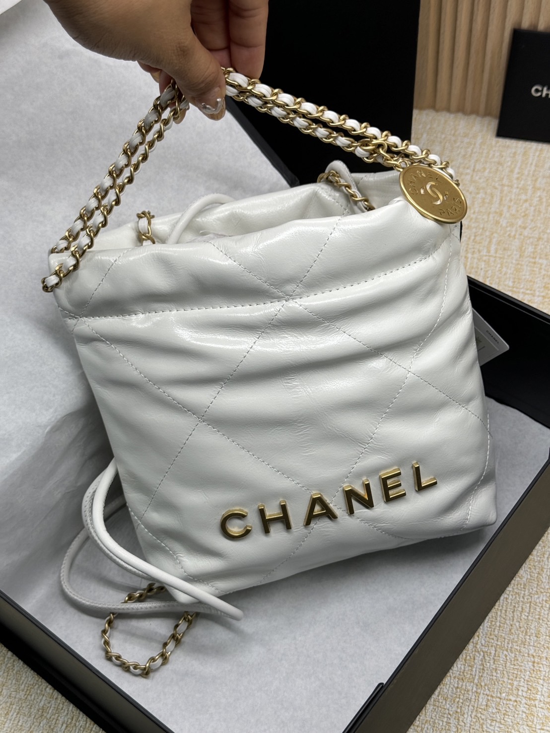 Chanel 22 Mini Handbag With Pearl Chain กระเป๋าทรงโท้ท เกรดออริ สลับแท้ 1:1 ใช้งานต่างประเทศได้