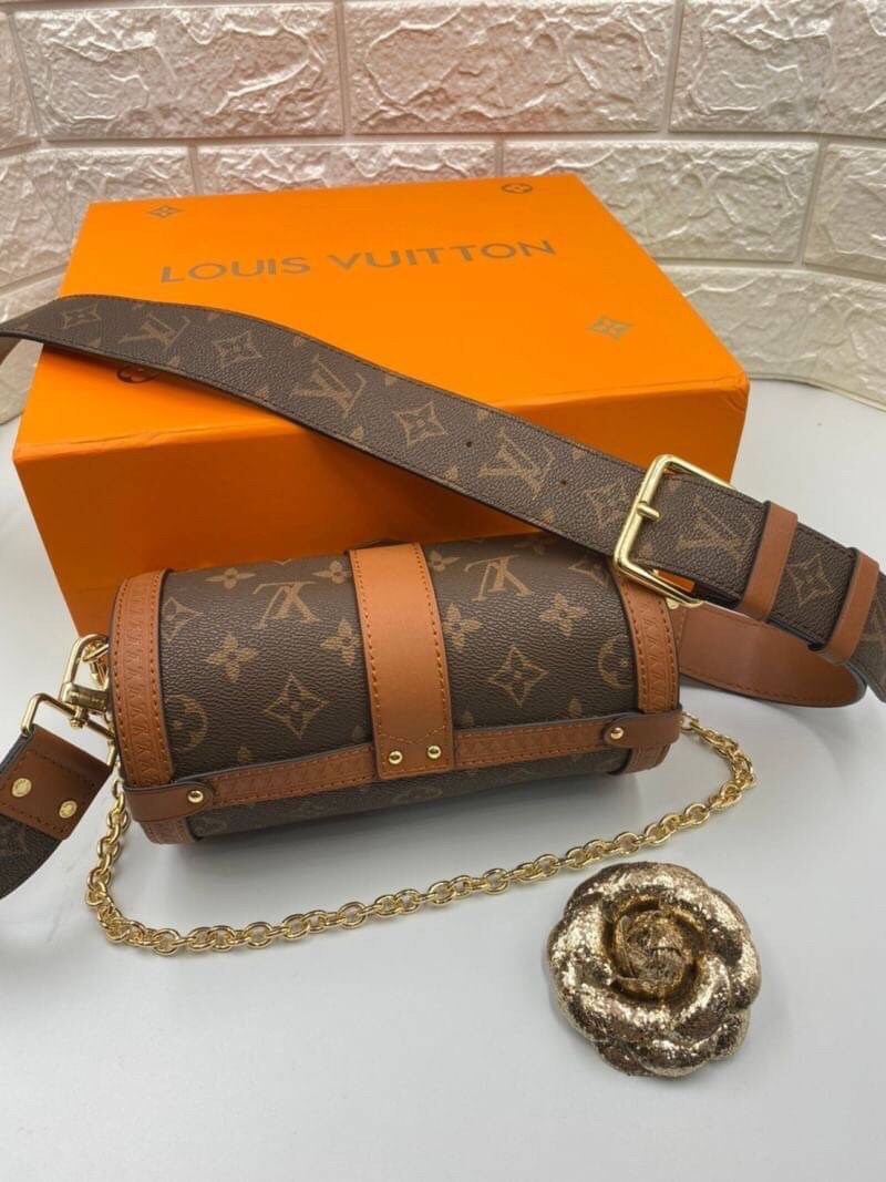LOUIS VUITTON PAPILLON TRUNK Monogram coated canvas สินค้าออกใหม่ สวยงามมากๆค่ะ ใบจริงน่ารัก น่าใช้มากๆ พกพาสะดวก แนะนำมีติดตัวไว้สักใบไม่ผิดหวังแน่นอน ห้ามพลาดเลยนะคะ!