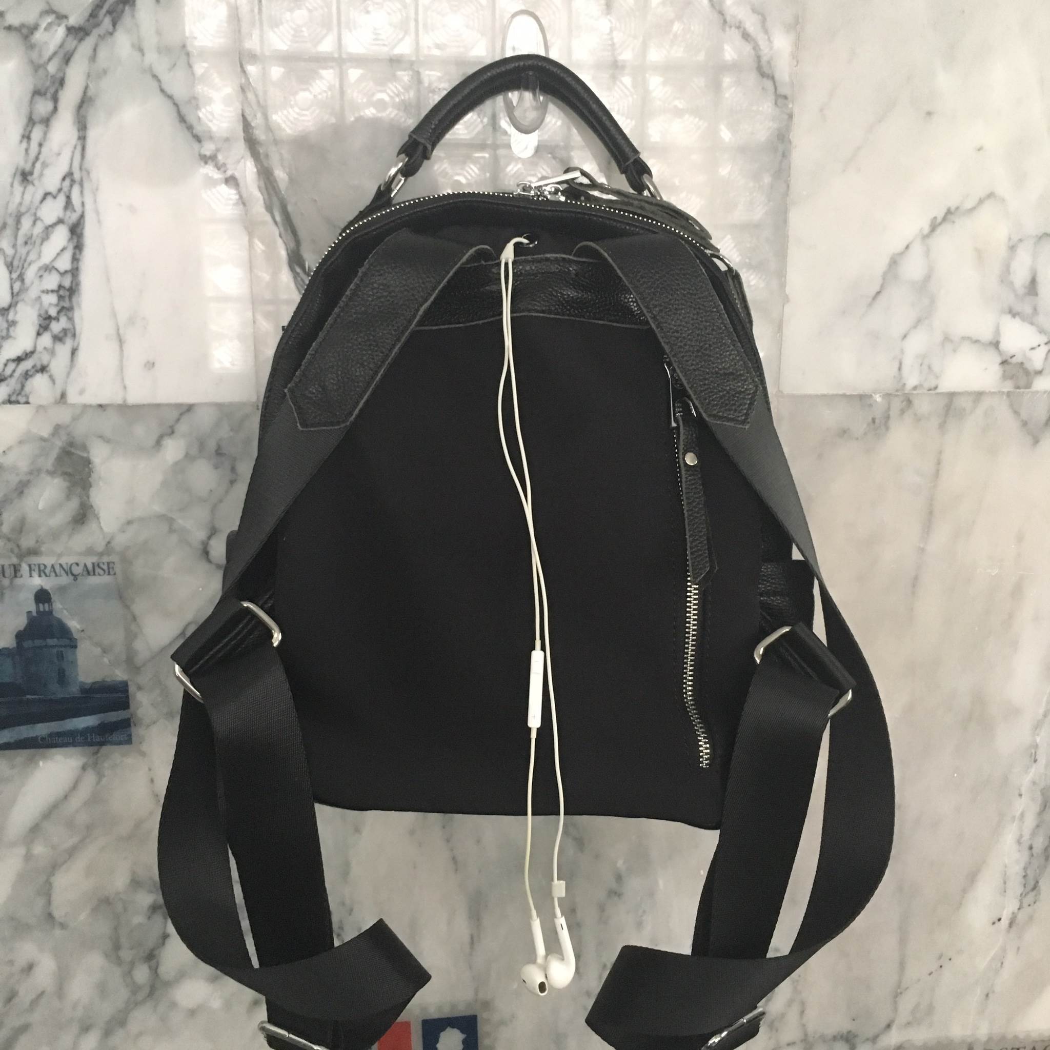 กระเป๋าเป้หนัง!!! ทรงน่ารักมากๆๆๆ จากแบรนด์ KEEP รุ่น allstar backpack ใบนี้ มีสายสั้นหนังสำหรับสะพายไหล่ให้ด้วยคะ