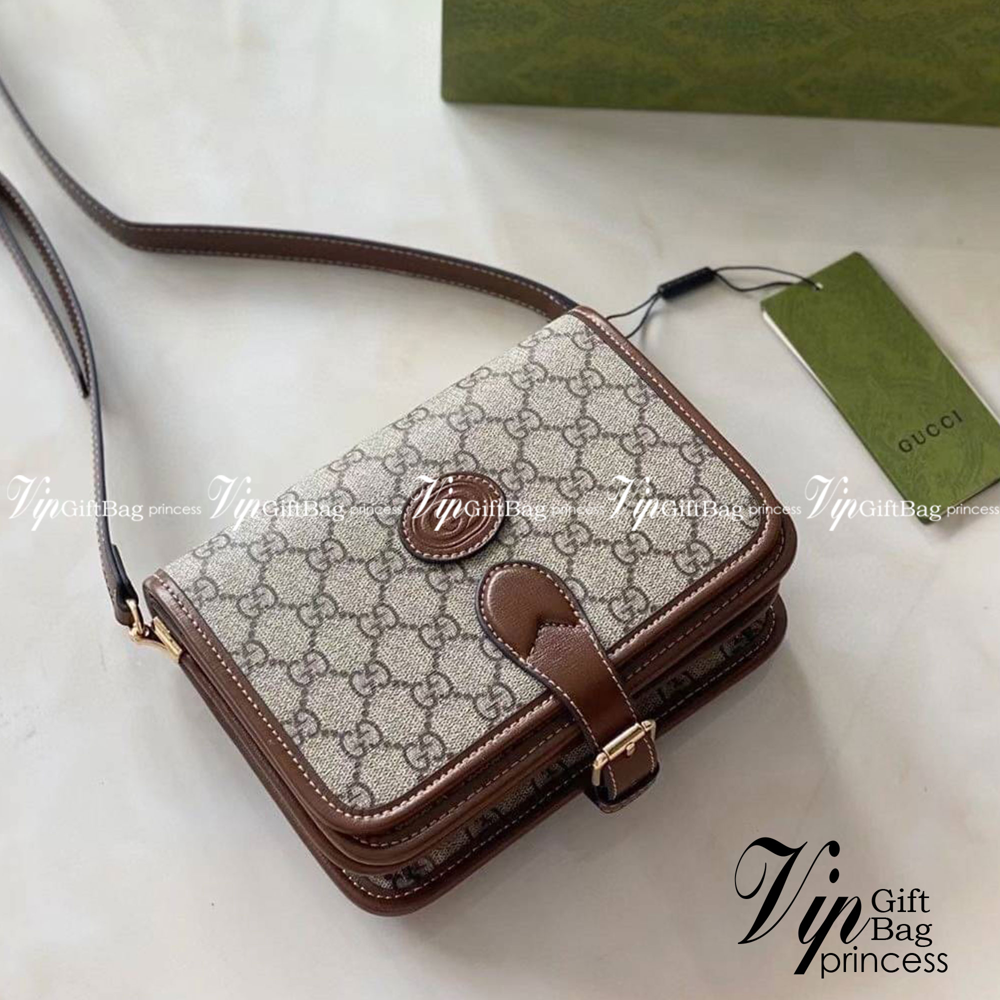 ออริจินอล Gucci Mini shoulder bag with Interlocking G กระเป๋าสะพาย อีกหนึ่งในสัญลักษณ์ที่สำคัญของแบรนด์ Interlocking G แคนวาสโมโนแกรมสวยงาม