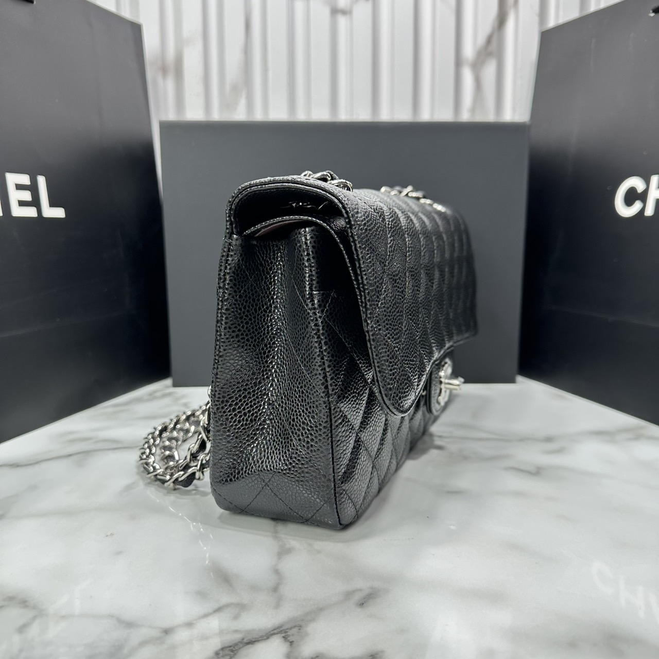 ORI หนังแท้ | ORI หนังแท้ | CHANEL Classic 25cm shoulder bag กระเป๋าสะพายรุ่นยอดนิยม หรูหราระดับตำนาน สวยงามเหนือกาลเวลา