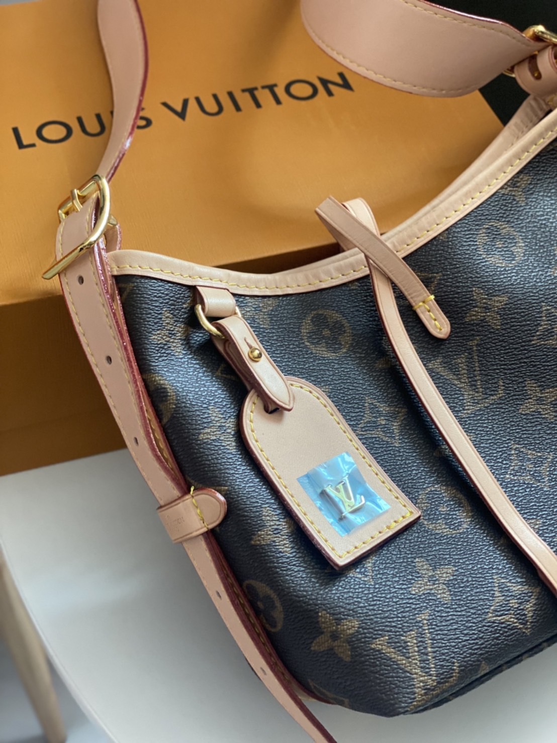 Small 20cm LV CarryAll Monogram / LV HOBO BAG เกรดออริจินอล พร้อมส่งที่ไทย ขนาดใหม่ ไซส์กะทัดรัดน่าใช้ กระเป๋าถือแคนวาสแต่งขอบหนัง ผสานเสน่ห์สวยงามเข้ากับดีไซน์ที่ง่ายต่อการใช้งาน พกพาไปได้ทุกที่