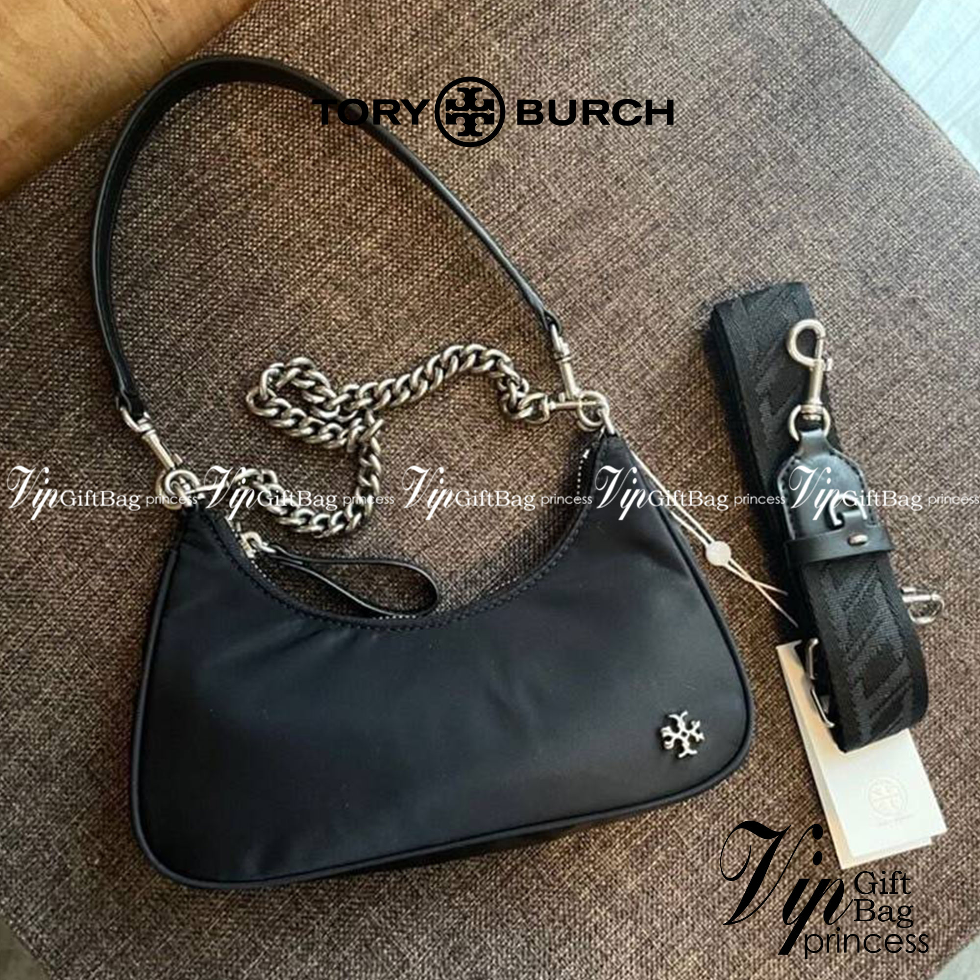 TORY BURCH handbag / TORY BURCH shoulder bag พร้อมส่งที่ไทย Tory Burch 151 Mercer Small Crescent Bag กระเป๋าถือหรือสะพายไหล่ วัสดุNylon อะไหล่เงิน น้ำหนักเบา พกพาสะดวก ใส่โทรศัพท์ iIphone+ ได้ ด้านในโล่งมีช่องเล็กใส่บัตร 2 ช่อง มาพร้อมสายสั้น สายหนัง+สายโ
