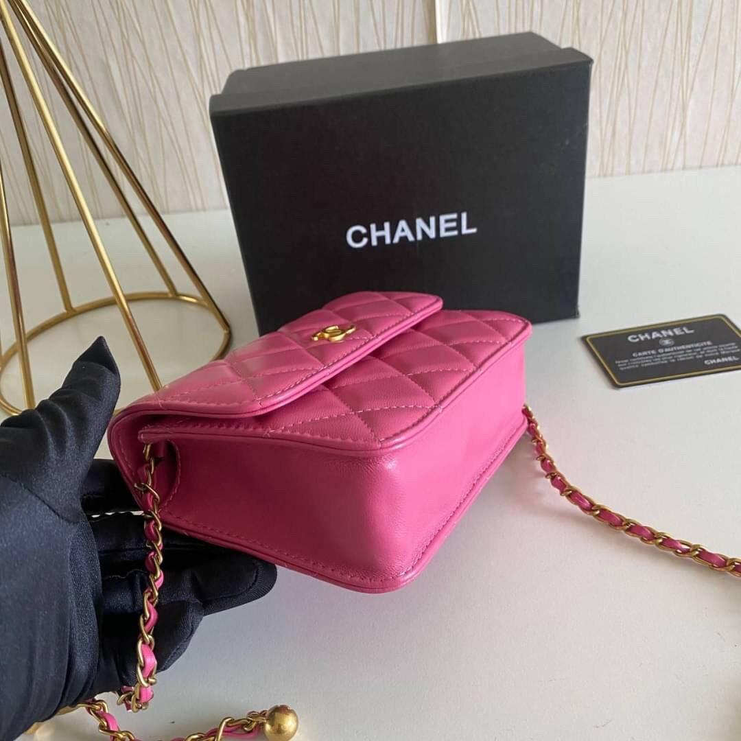 VIP GIFT 】หนังแกะแท้ CHANEL lambskin small shoulder bag with chain เรียบหรู ดูดี ดีไซน์สุดคลาสสิค ใช้ออกงานได้เลย มีสายโซ่อะไหล่ทองรมควันอย่างลงตัว ไอเท็มแนะนำพร้อมส่งที่ไทยราคาสุดคุ้มห้ามพลาดค่ะ!