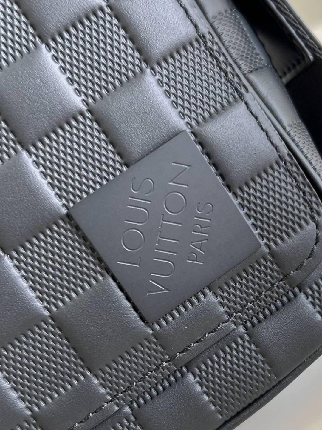 เกรดเทพ Top ORI | LV District PM Damier Infini leather กระเป๋าสะพายทรงแมสเซ็นเจอร์ หนังแท้ เกรดดีสุด เทียบแท้ ผ่านทุก ตม. ใช้งานได้ทั่วโลก