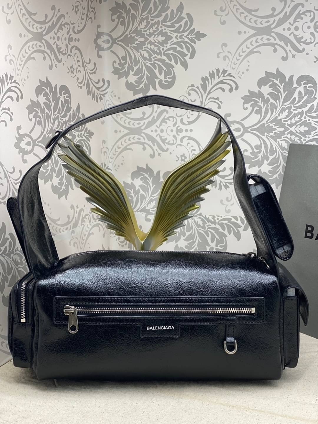 Balenciaga SUPERBUSY SMALL SLING BAG IN BLACK กระเป๋าสะพาย ใช้ได้ทั้งชายหญิง เกรดออริ 1:1 สลับแท้ ใช้งานต่างประเทศได้