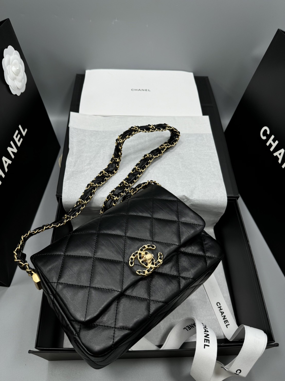 CHANEL 19 Flap Bag กระเป๋าสะพายหนังแท้ เกรดออริ ท็อป สลับแท้ 1:1 ผ่านทุก ตม ใช้งานต่างประเทศได้