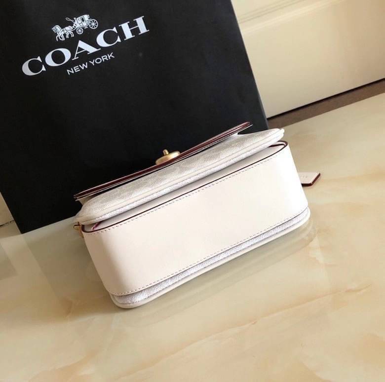 3สาย Coach 89089 Cassie Crossbody 19 In Signature Canvas เรียบหรู ดูดี ต้องไอเท็มนี้เลยจ้า กระเป๋าถือ/สะพายข้าง สุดพิเศษ!! มีสายมาให้ถึง 3 แบบ!! สลับใช้แมทช์ตามสไตล์ได้เลย วัสดุหนังแคนวาสสลับหนังเรียบ เปิด-ปิดด้วยตัวบิดล็อค ภายในแบ่งสัดส่วนอย่างดี ใส่ของไ
