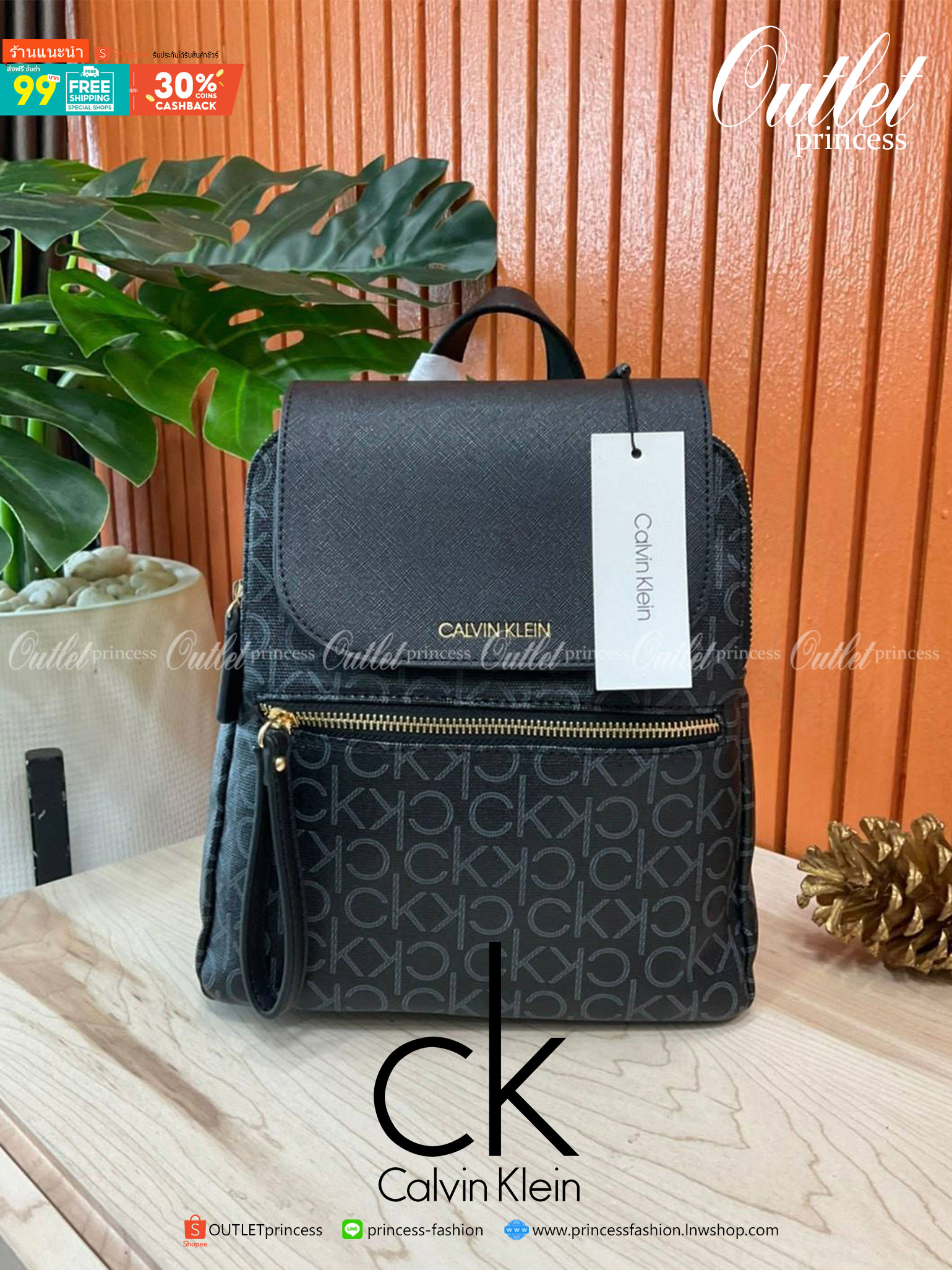 ของแท้ 💯% Elaine Calvin Klein Monogram Small Backpack 💕ของมันต้องมี สวยหรูดูแพงมาก สำหรับรุ่นนี้ และมีฟังชั่นช่องการใช้งานที่มากที่สุด!!! 💕 กระเป๋าสะพายเป้รุ่นใหม่ชนช้อป รุ่นยอดนิยม